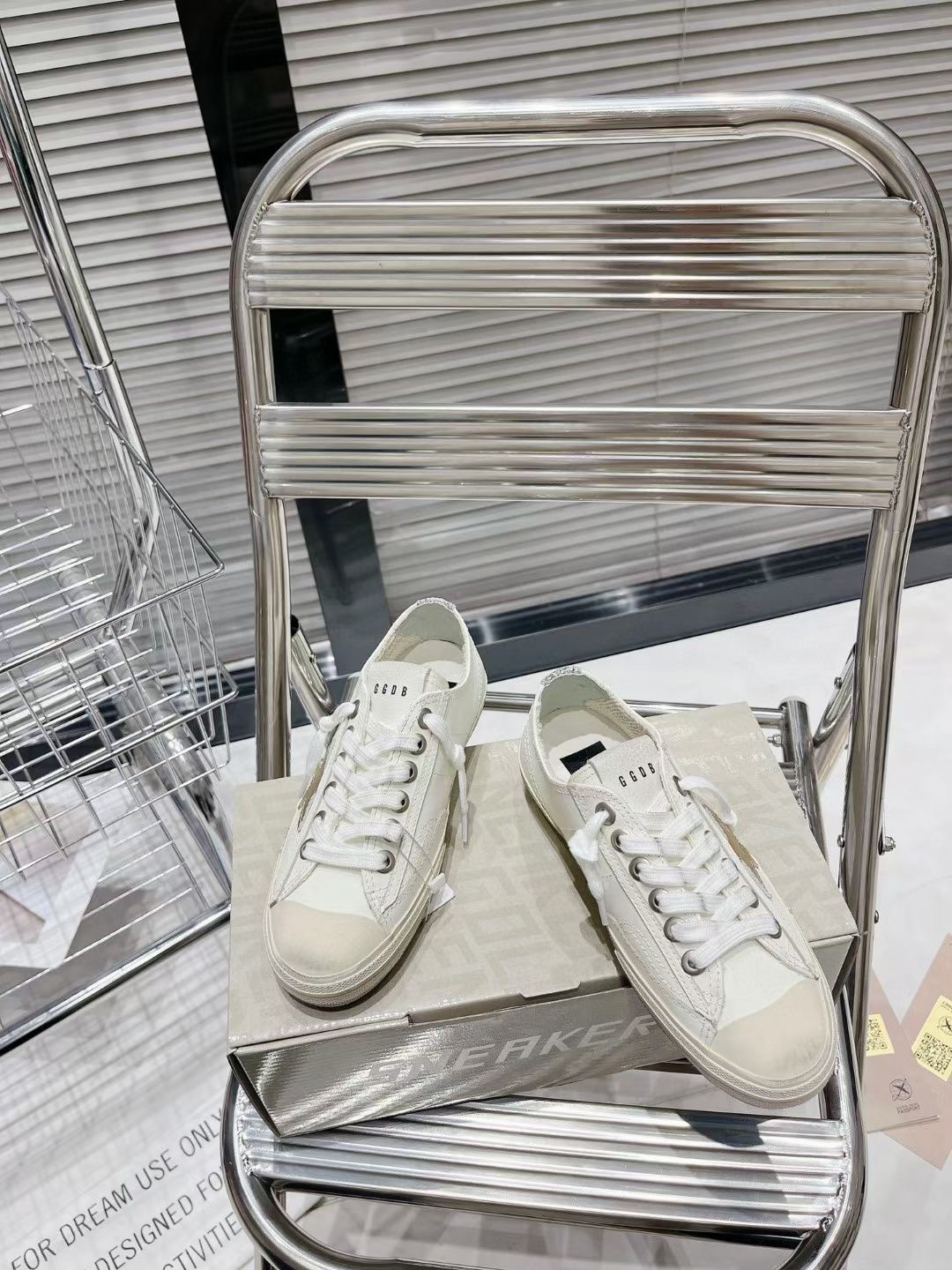 Golden Goose VSTAR2 Sneakers White/Gold