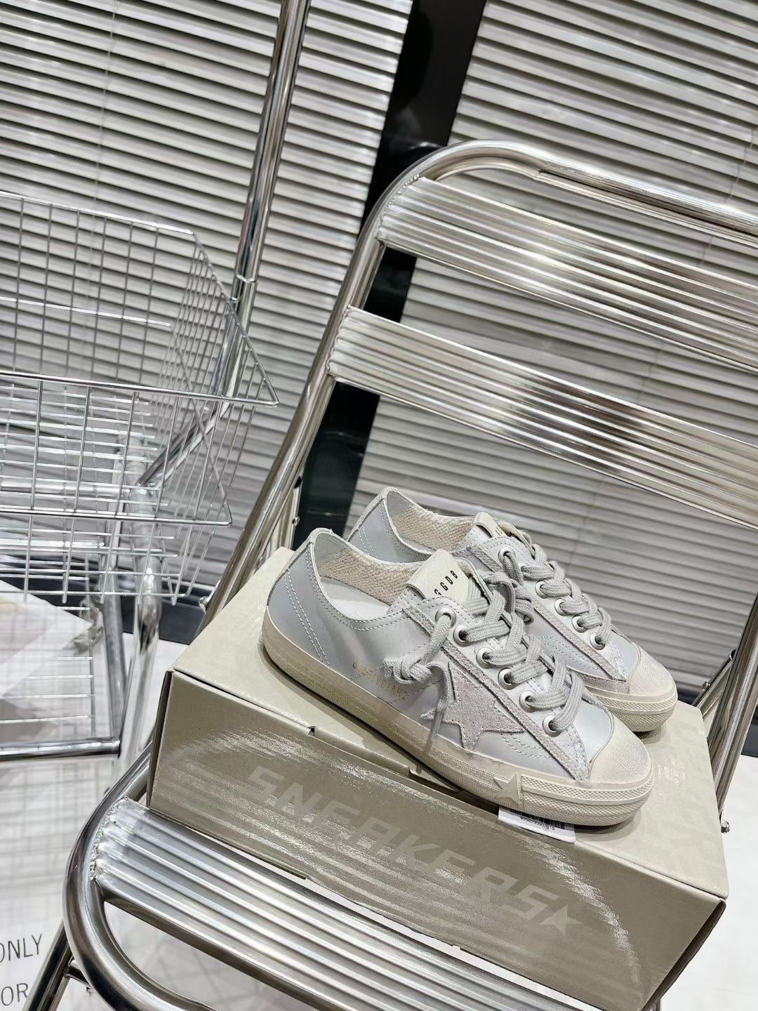 Golden Goose V-Star2 Sneaker Silver
