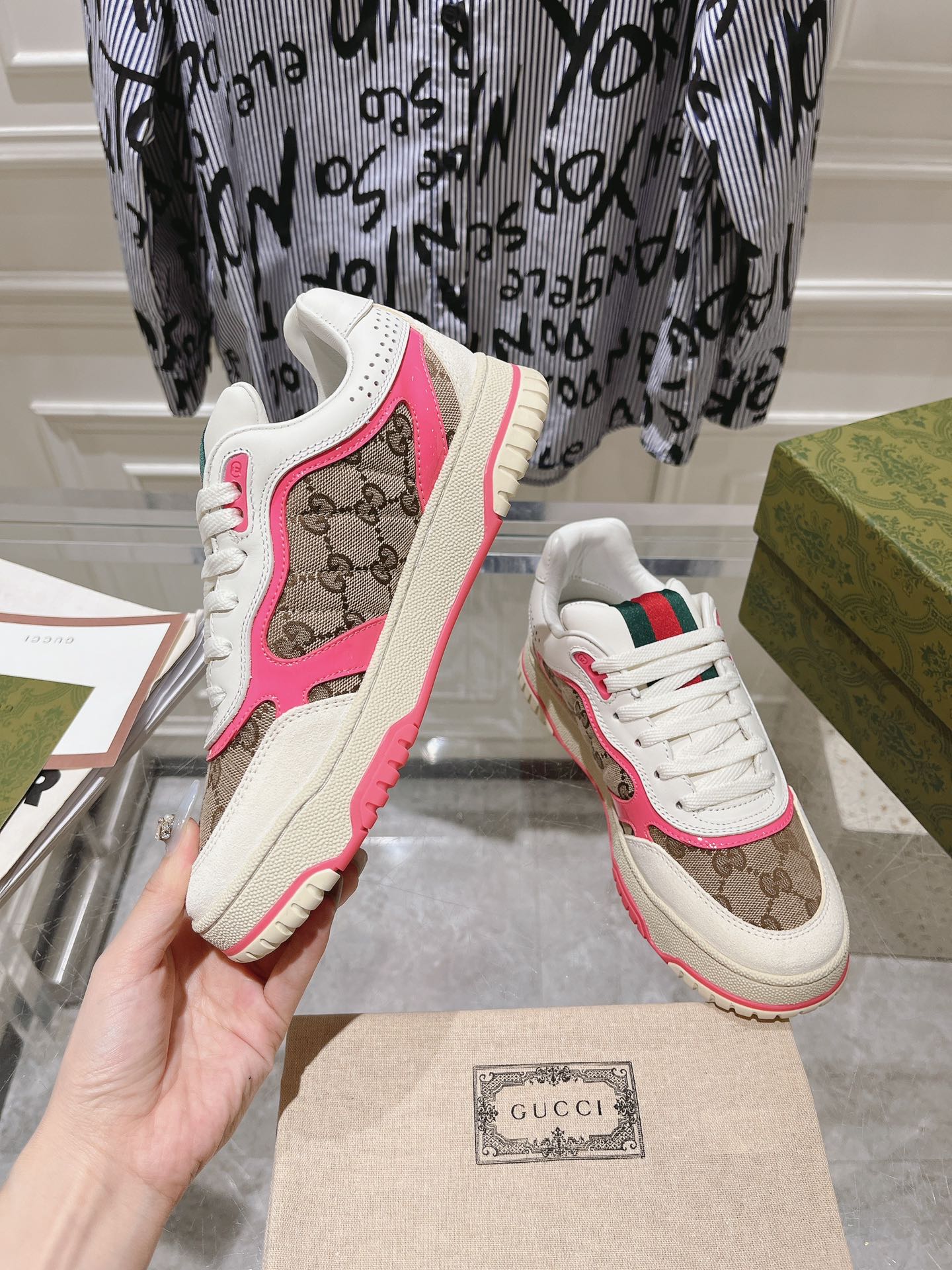 Gucci Vintage GG Sneakers White/Pink