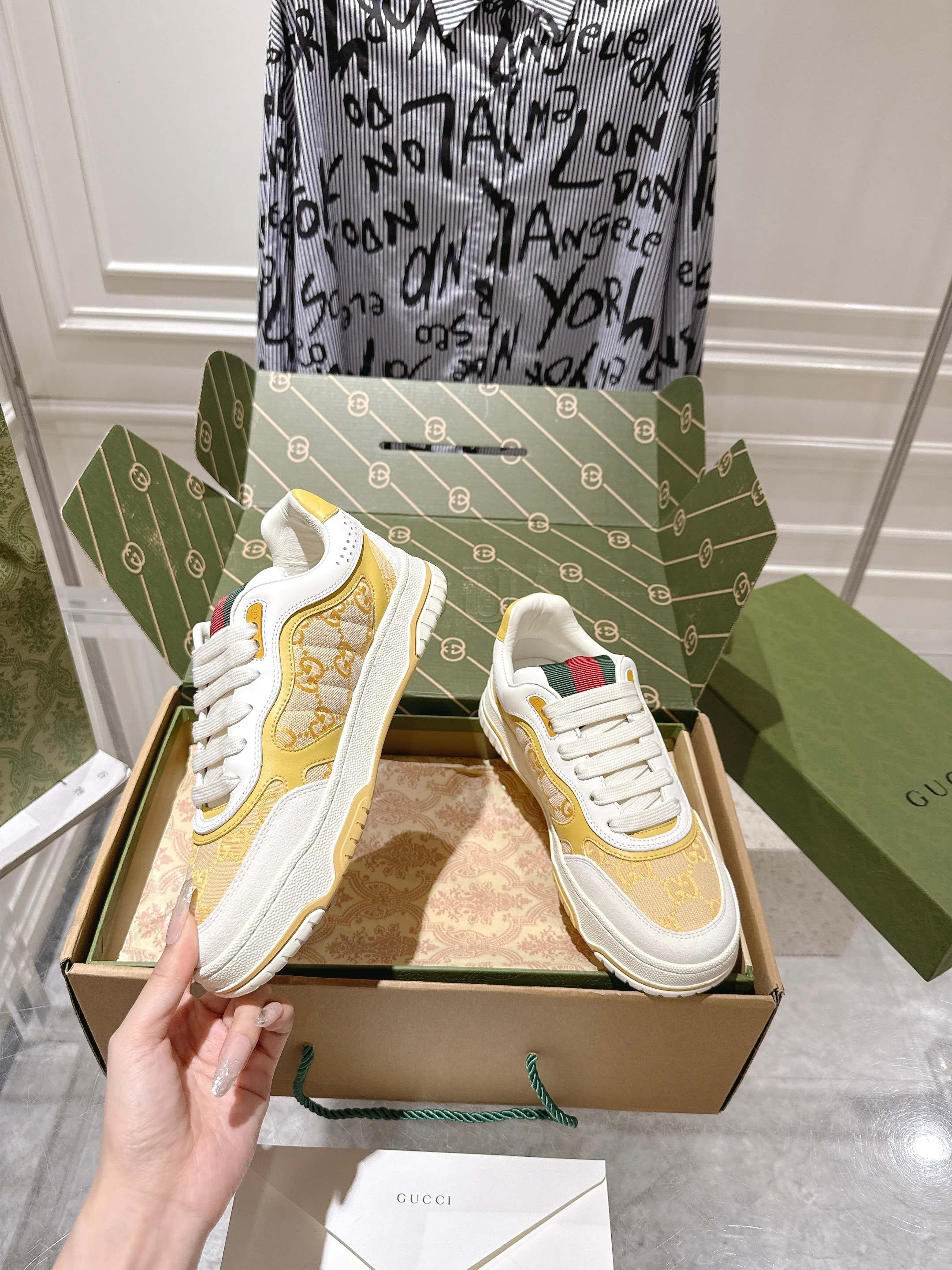 Gucci Vintage Distressed Sneakers White/Gold