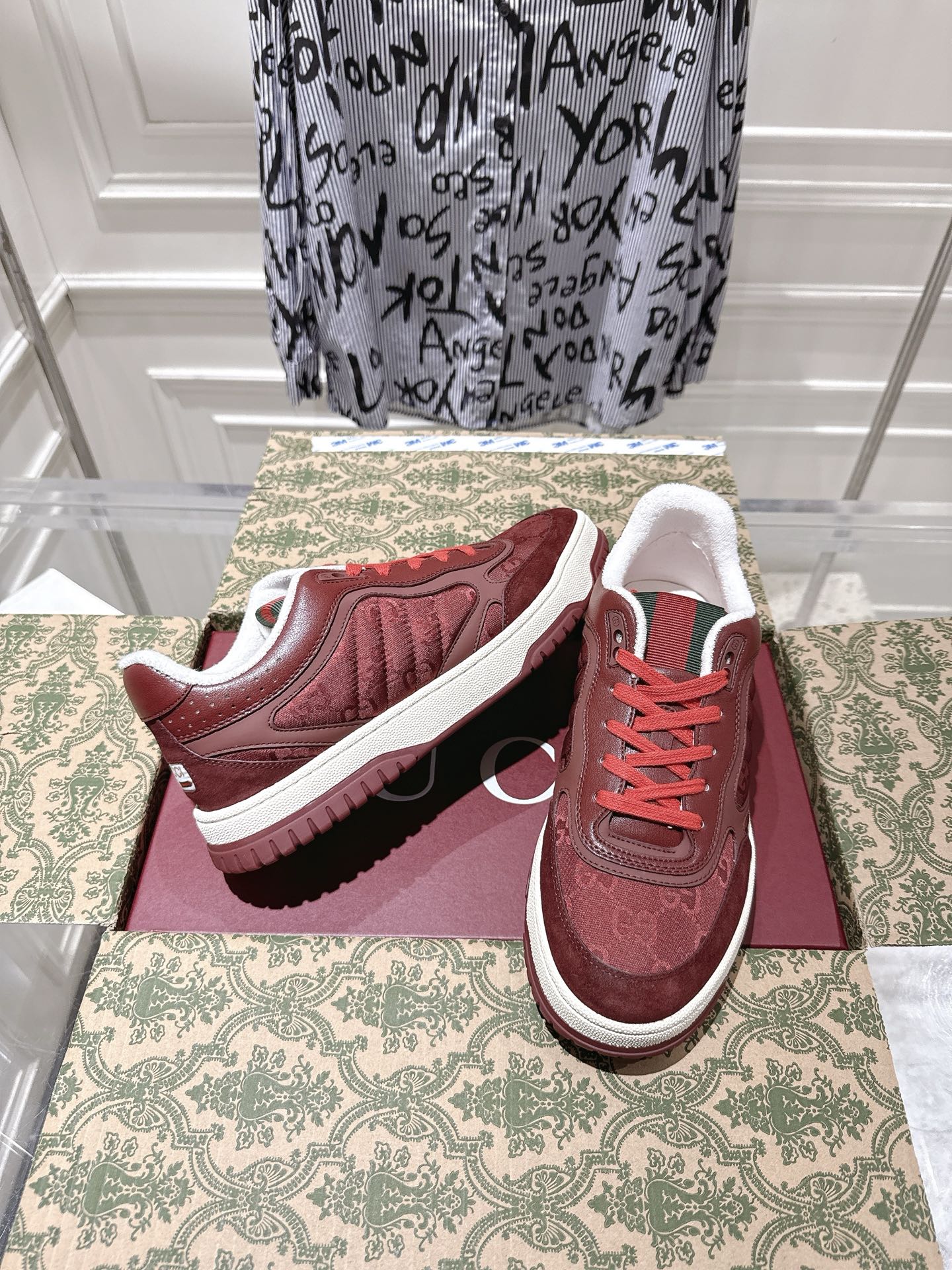 Gucci Vintage Low-Top Sneakers Burgundy