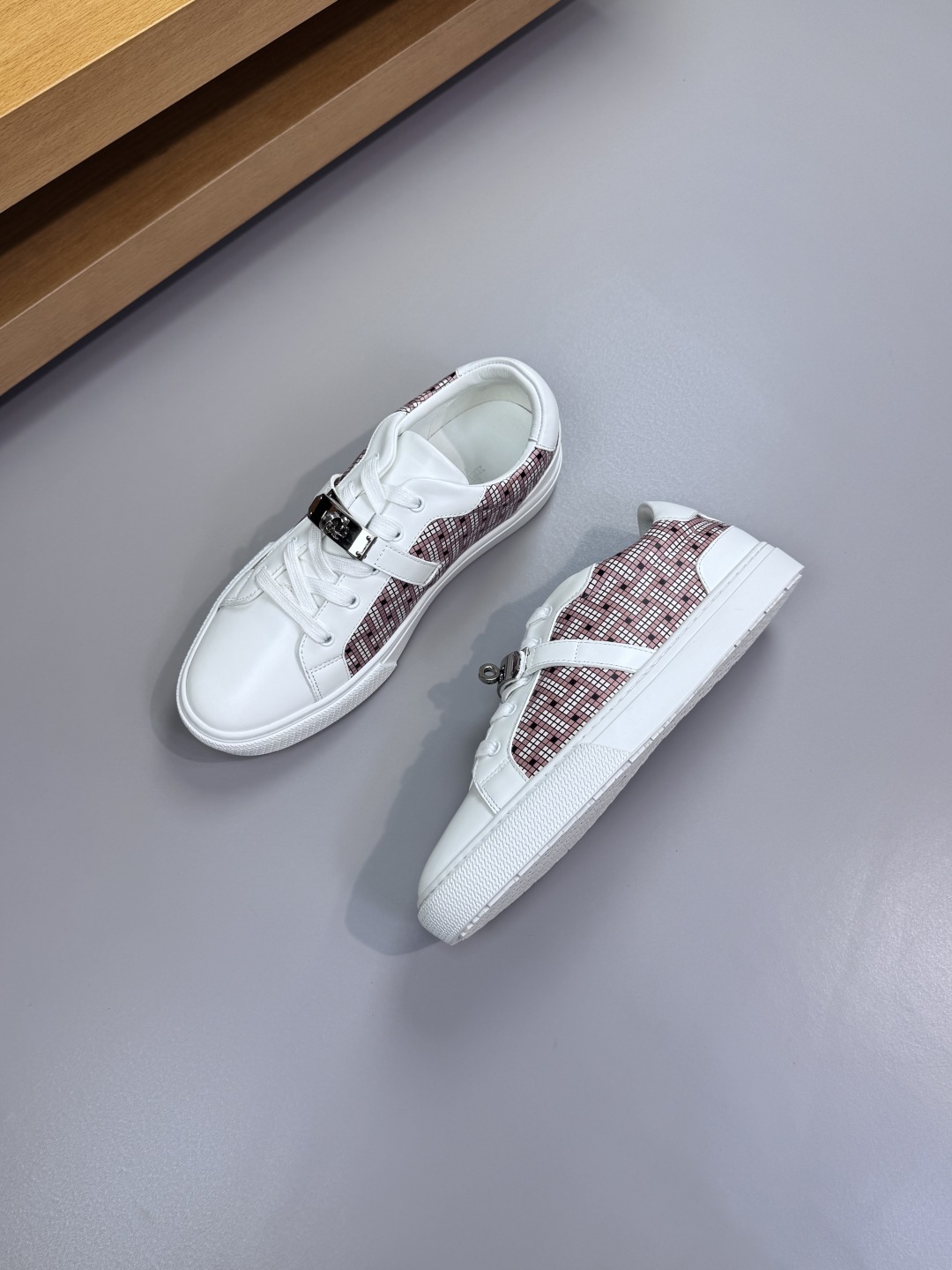 Hermes Leather Buckle Sneakers White/Pink