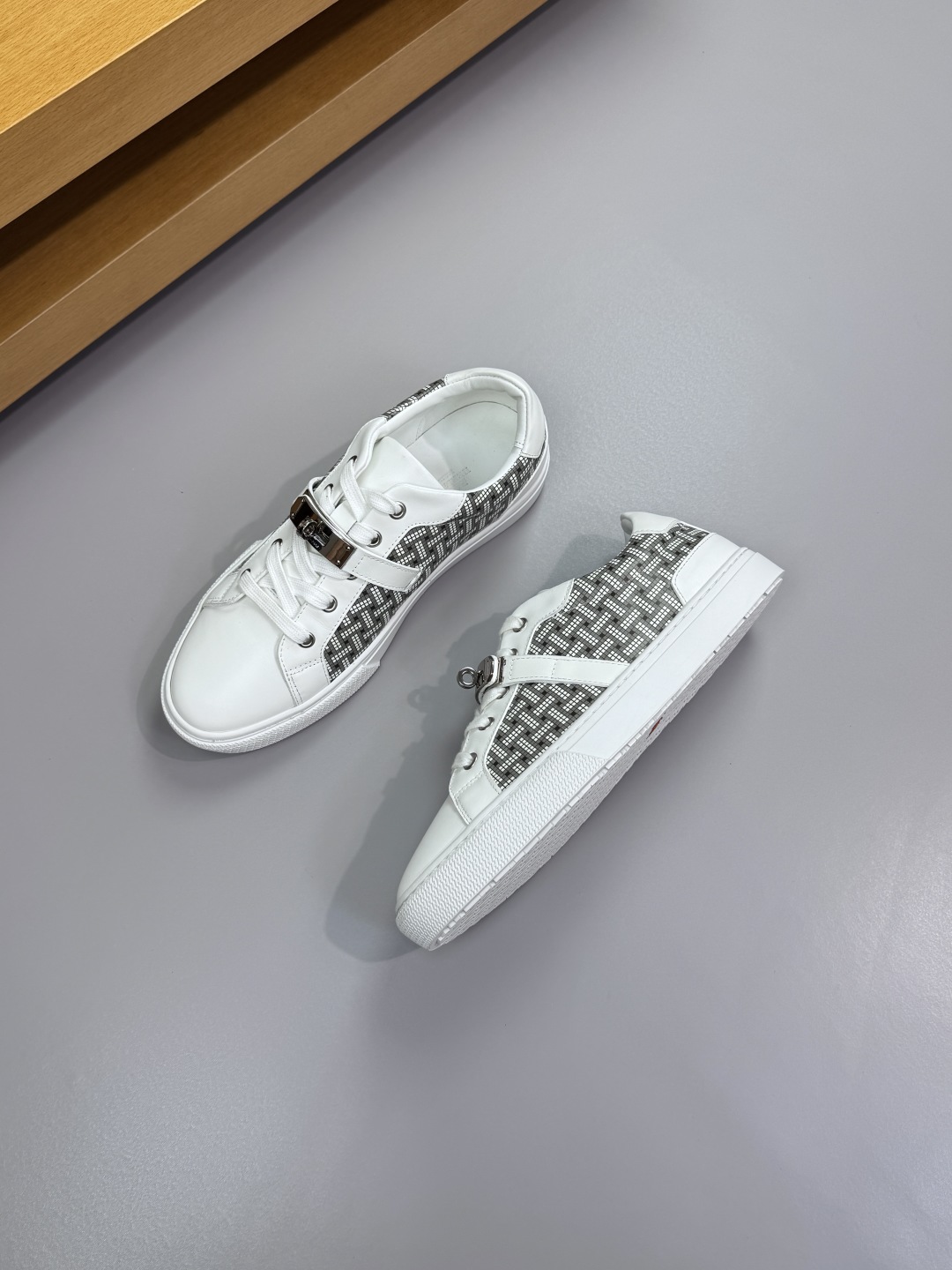 Hermes Nappa Leather Low-Top Sneakers White