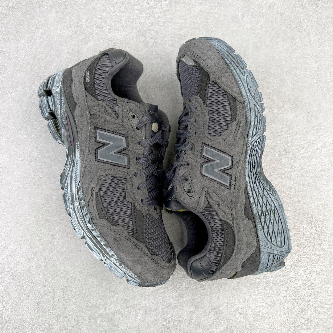 New Balance 2002R Suede Runner Grey