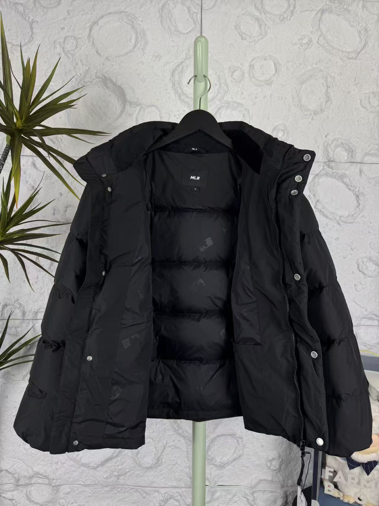 MLB NY Embroidered Down Puffer Black