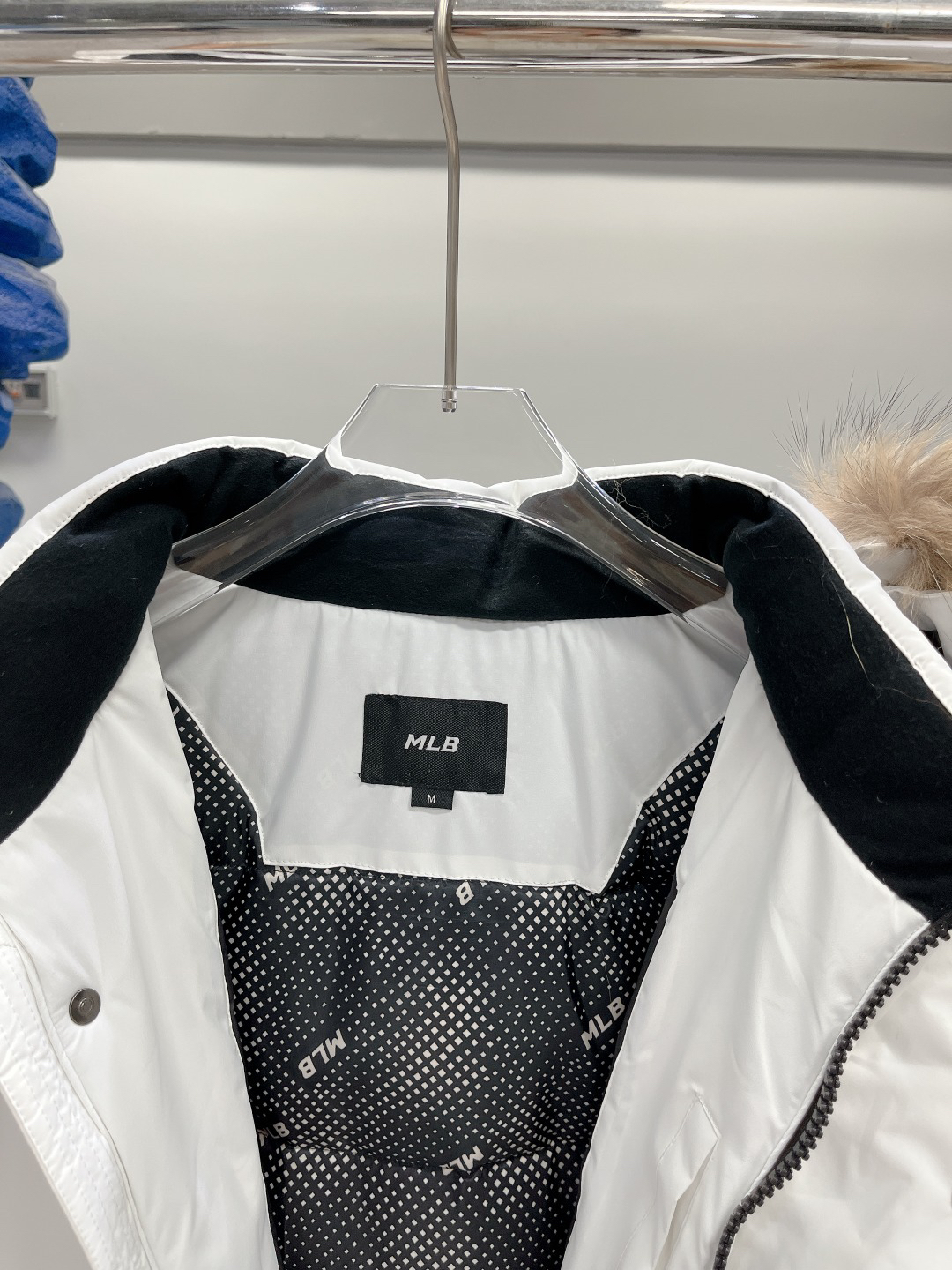 MLB NY Yankees Fur-Trim Down Parka White