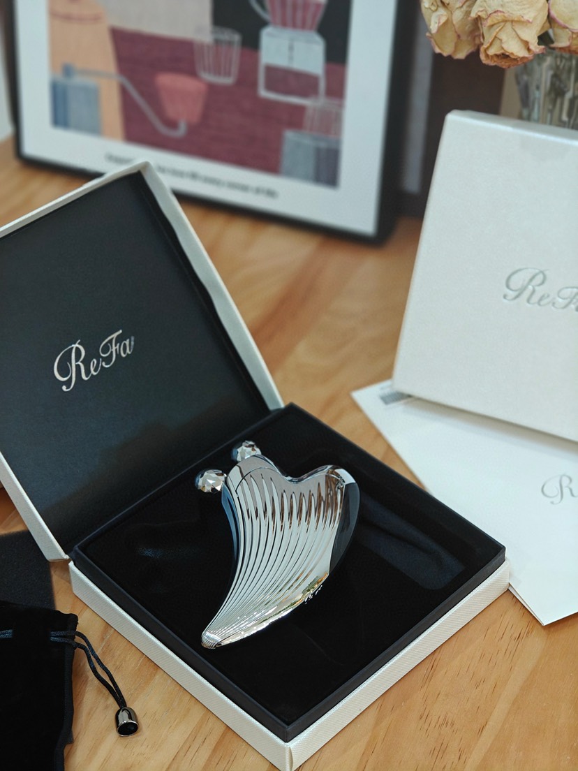 ReFa Microcurrent Gua Sha Silver