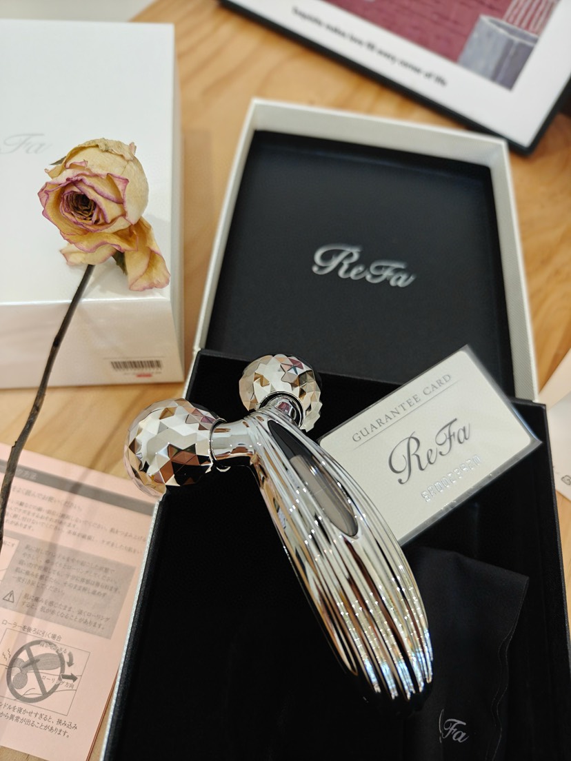 ReFa Platinum 3D Roller Massager Silver