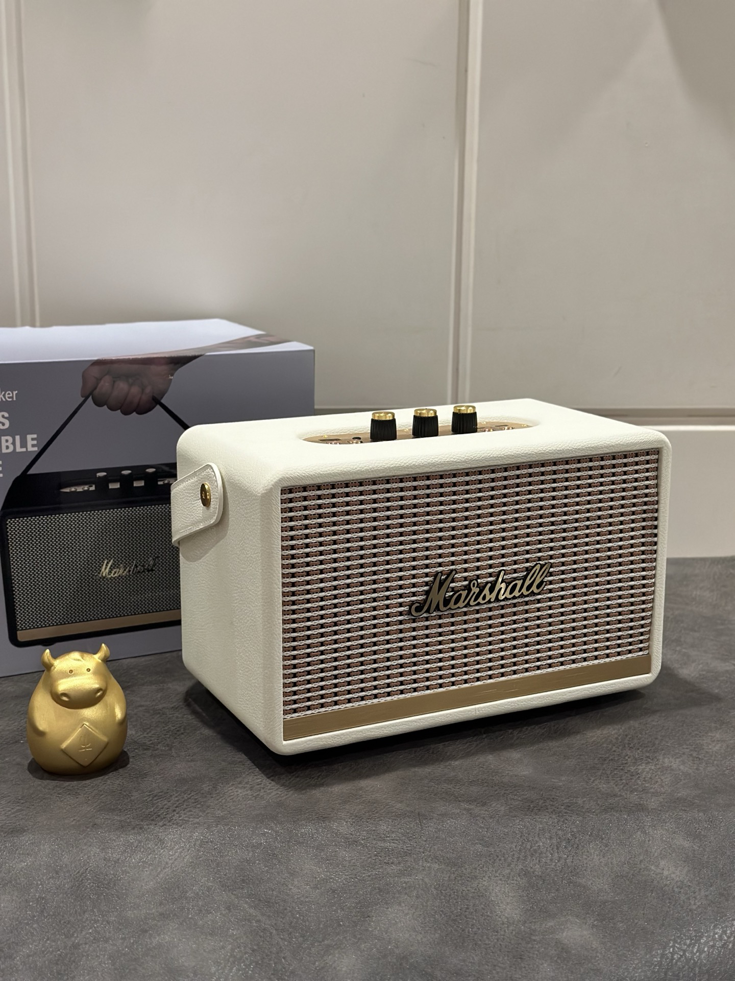 Marshall Portable BT Speaker White