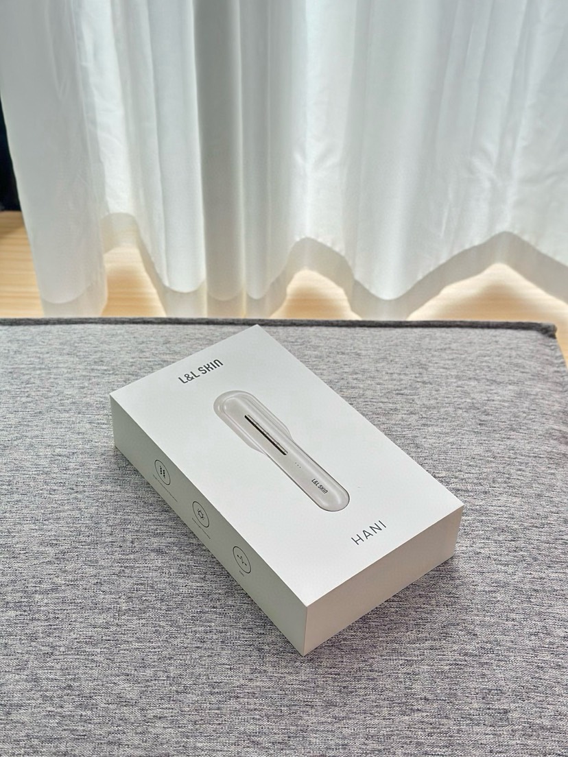 L&L Skin HANI Red Light Scalp Massage Comb White