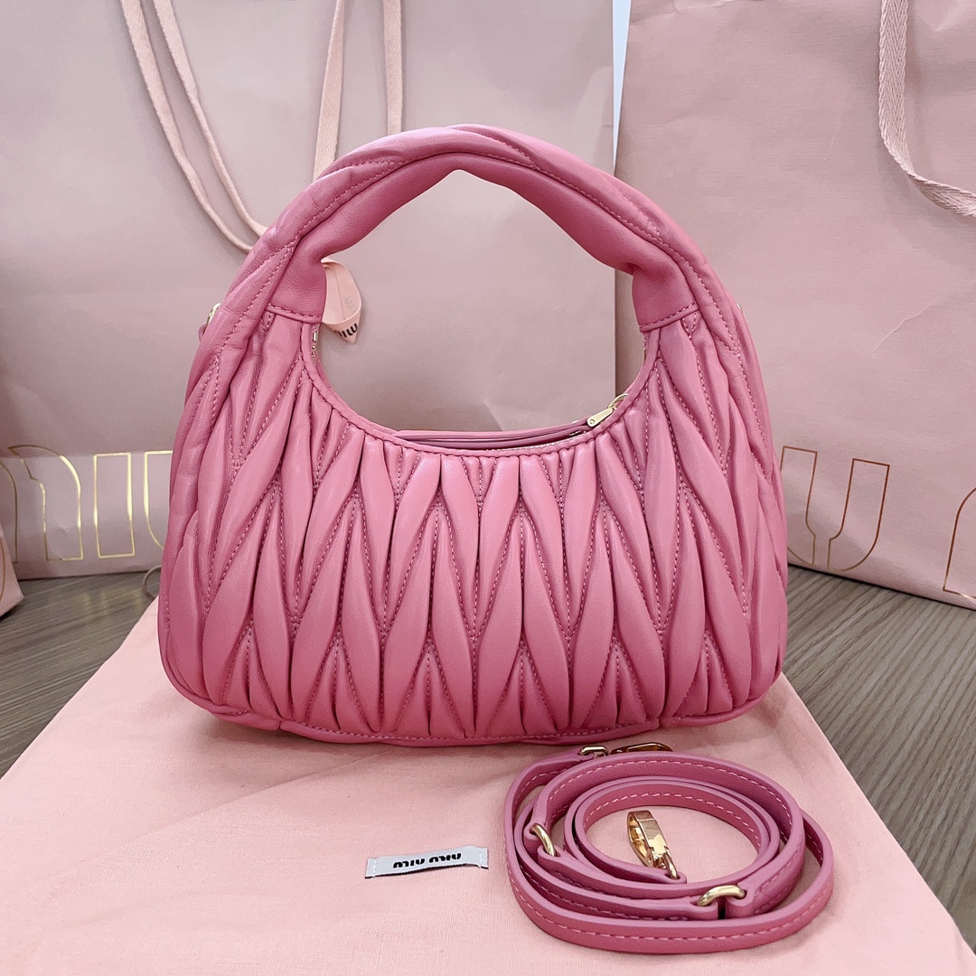 Miu Miu Miu Wander Matelasse Bag Pink
