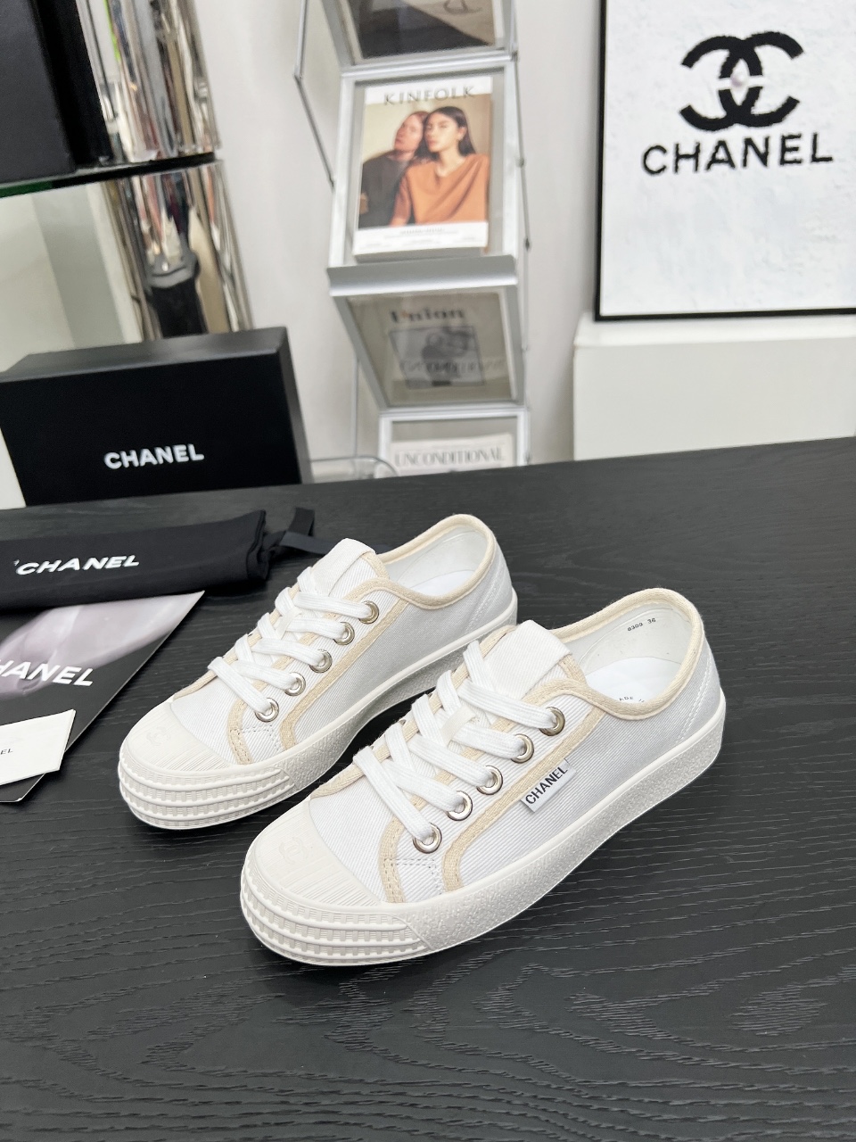 Chanel Vintage Low-Top Sneakers Off-White