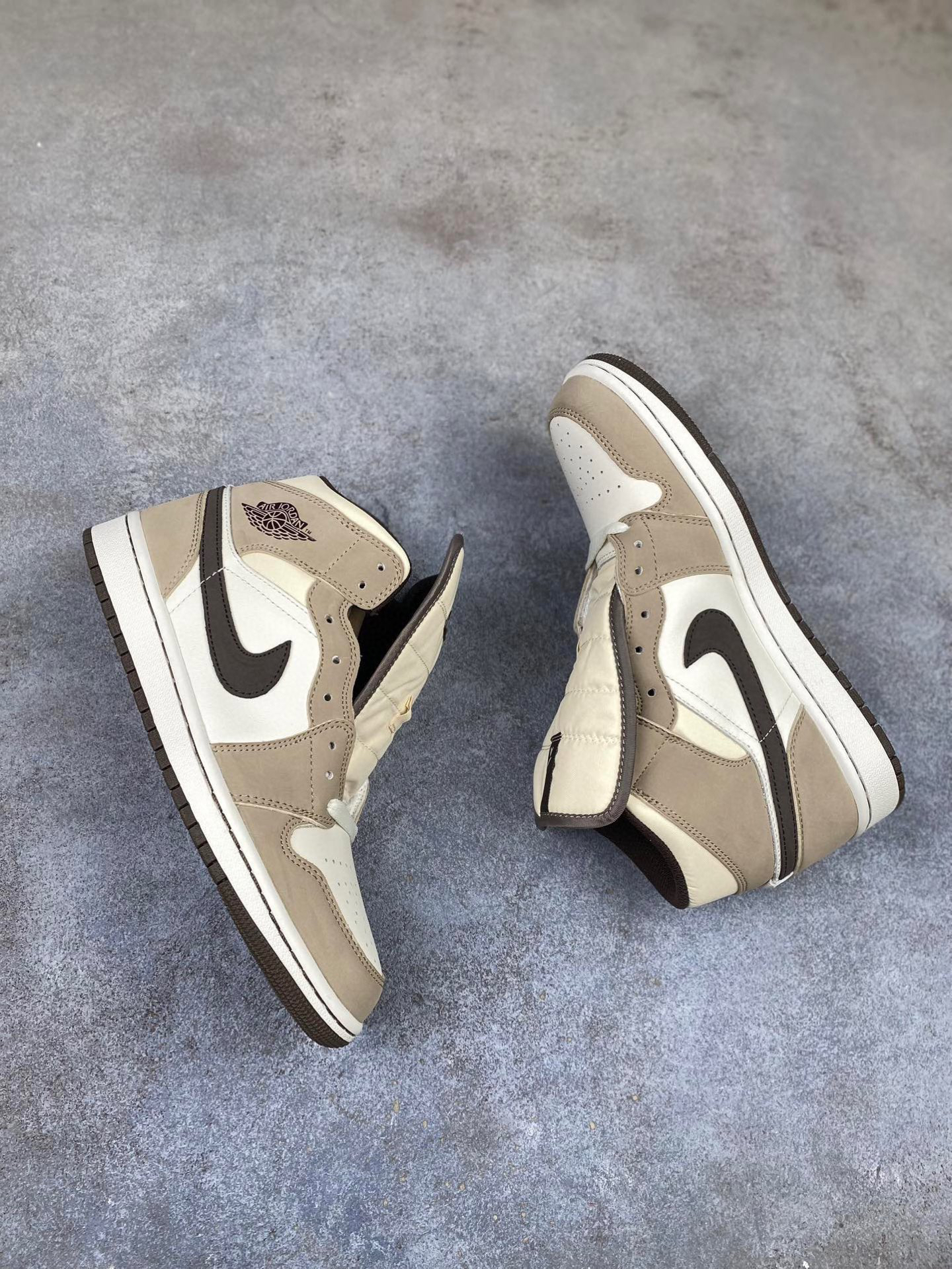 Jordan AJ High Shoes Beige
