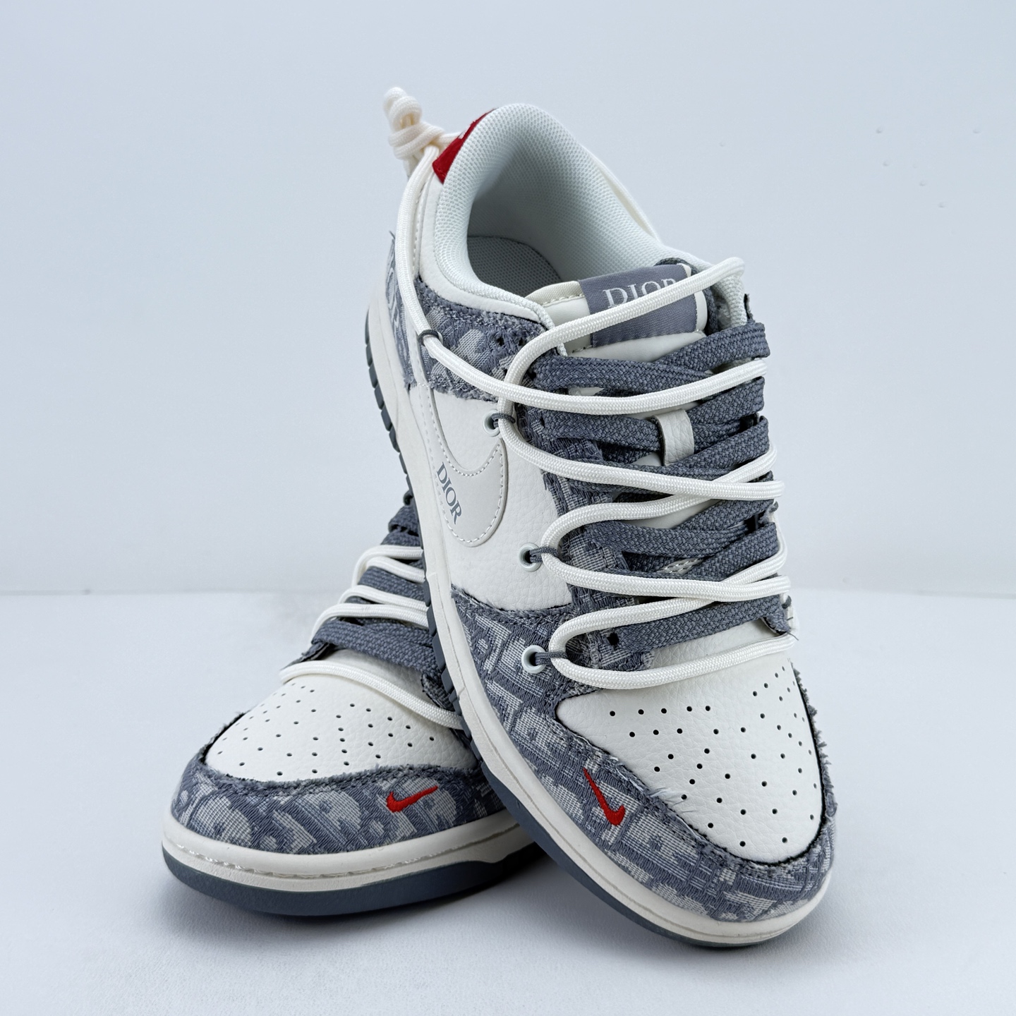 Nike SB Dunk Low Grey White