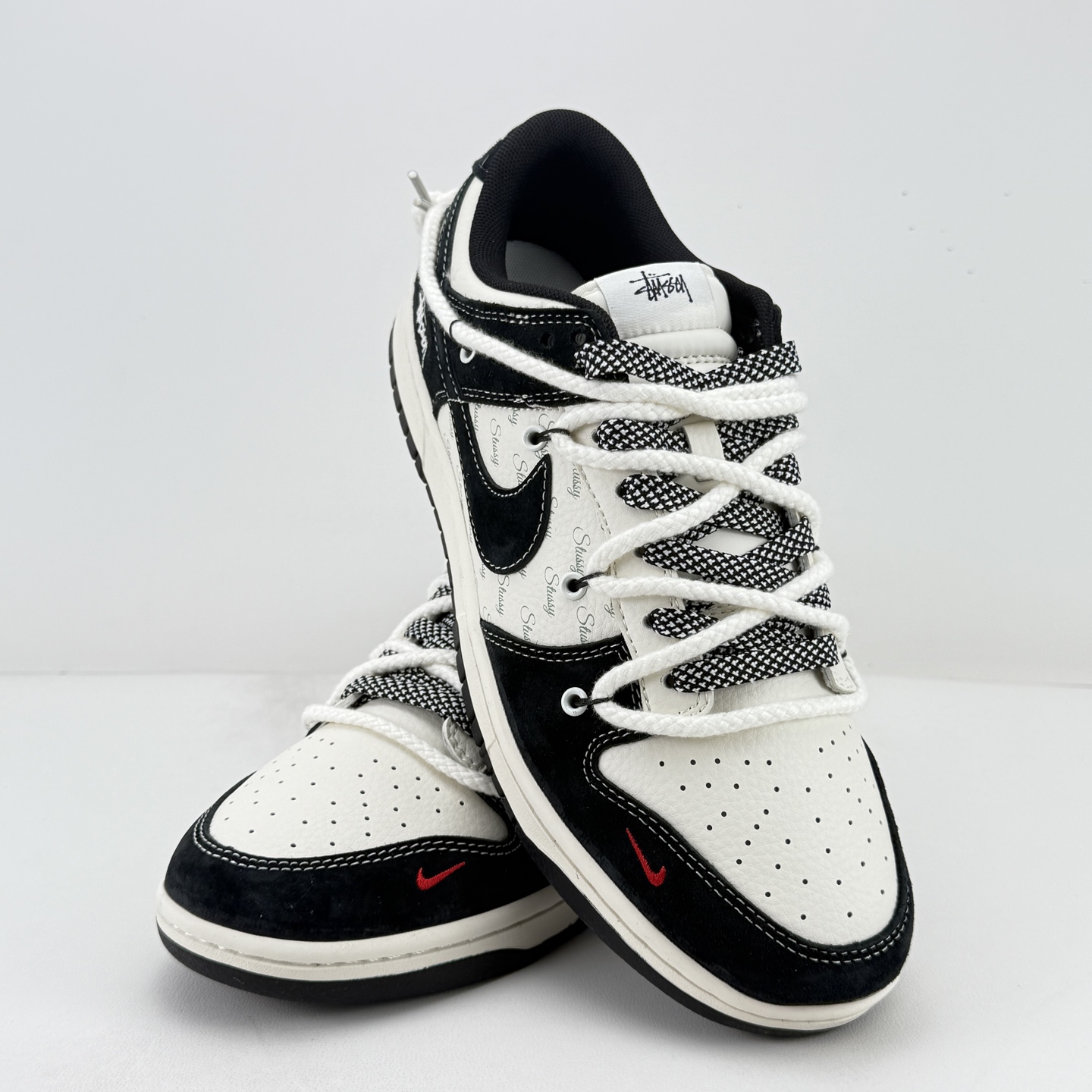 Nike SB Dunk Low Black White