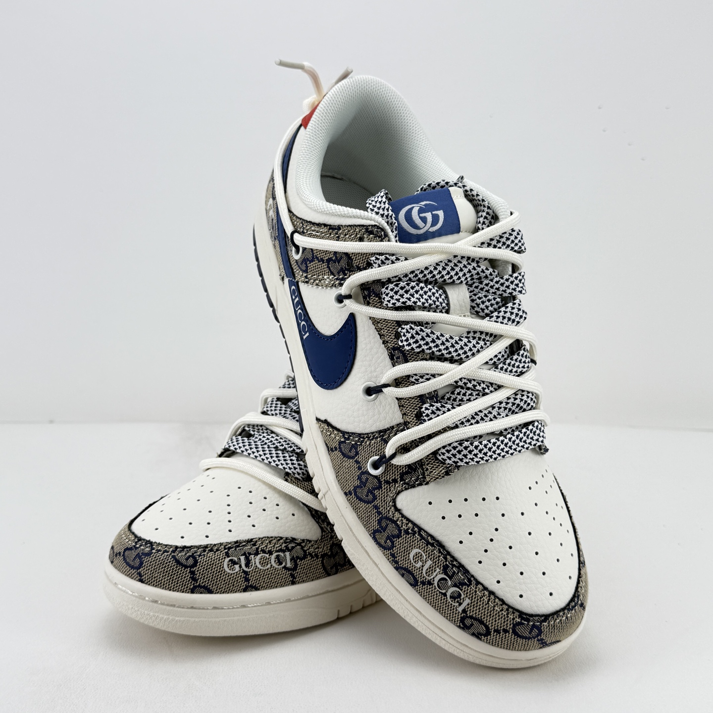 Nike SB Dunk Low Beige Navy