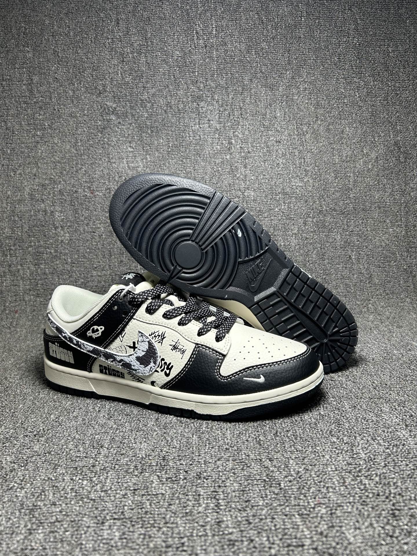 Nike SB Dunk Low Black White
