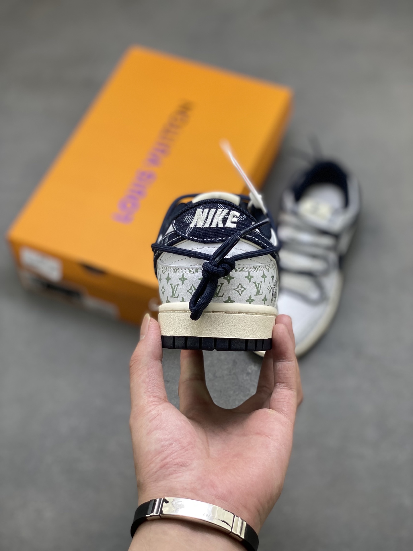 Nike SB Dunk Low White Navy