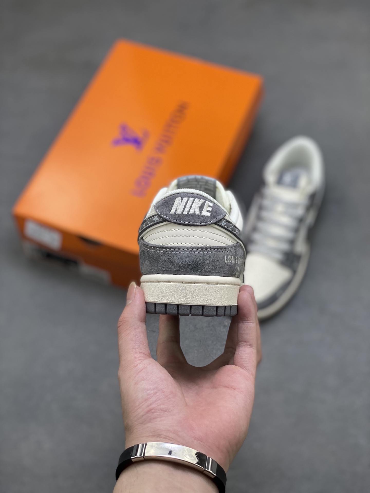 Nike Dunk Low LV Grey