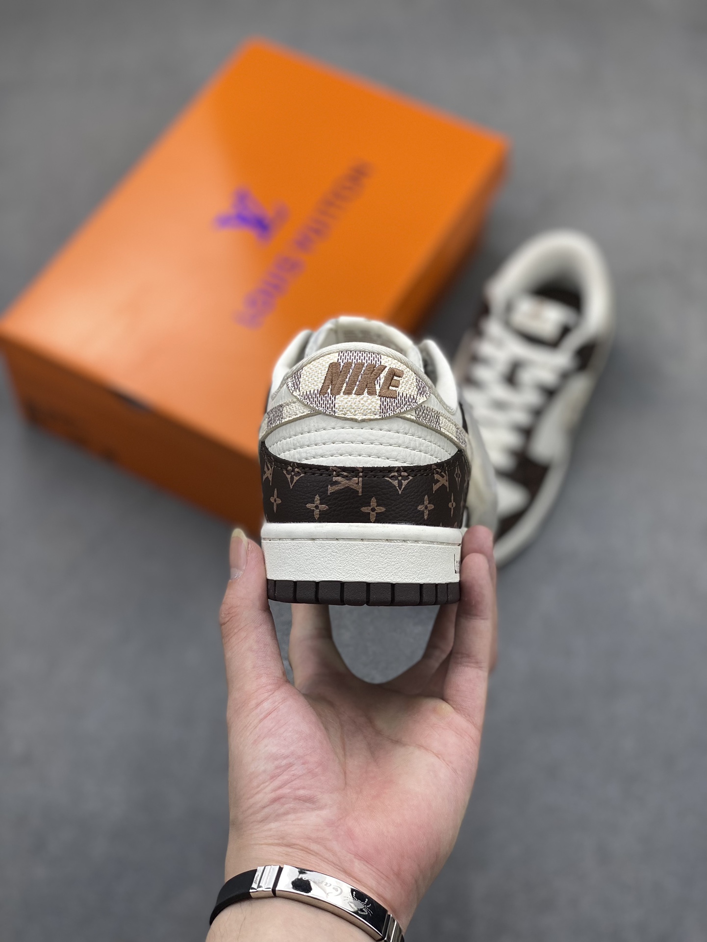 Nike SB Dunk Low Brown White