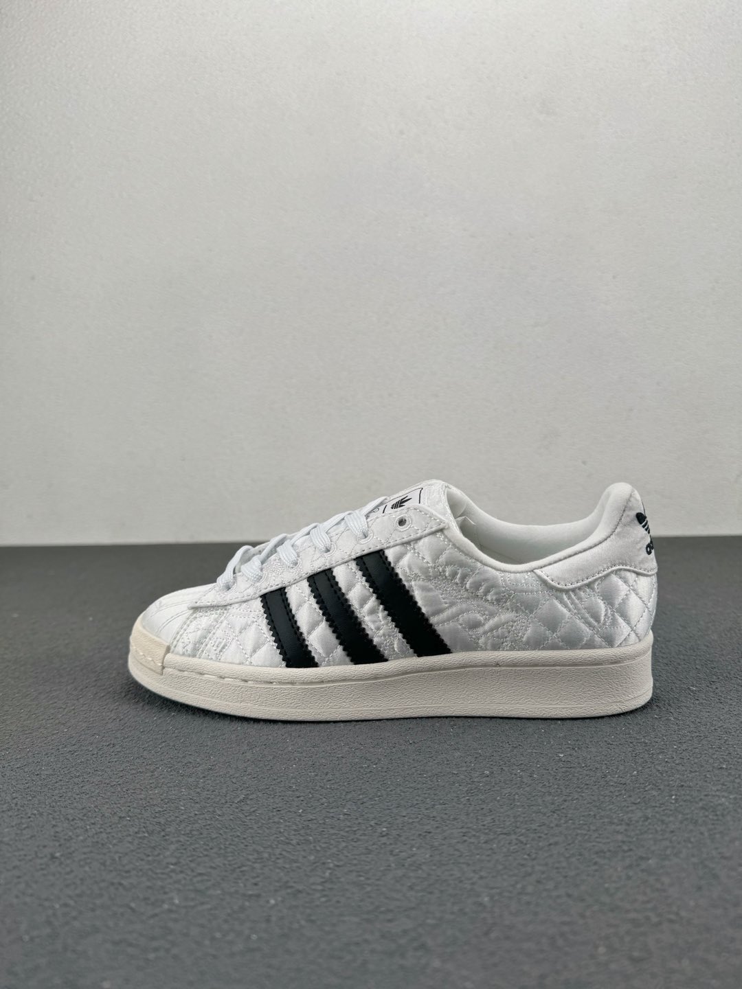 Adidas Originals Superstar W Caroline Hu Bow Sneakers White/Black