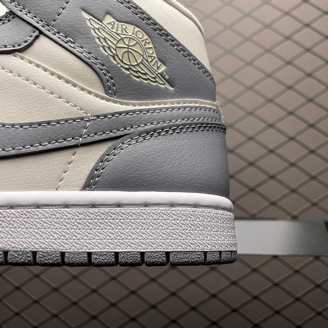 Jordan Air Jordan 1 Mid Grey White