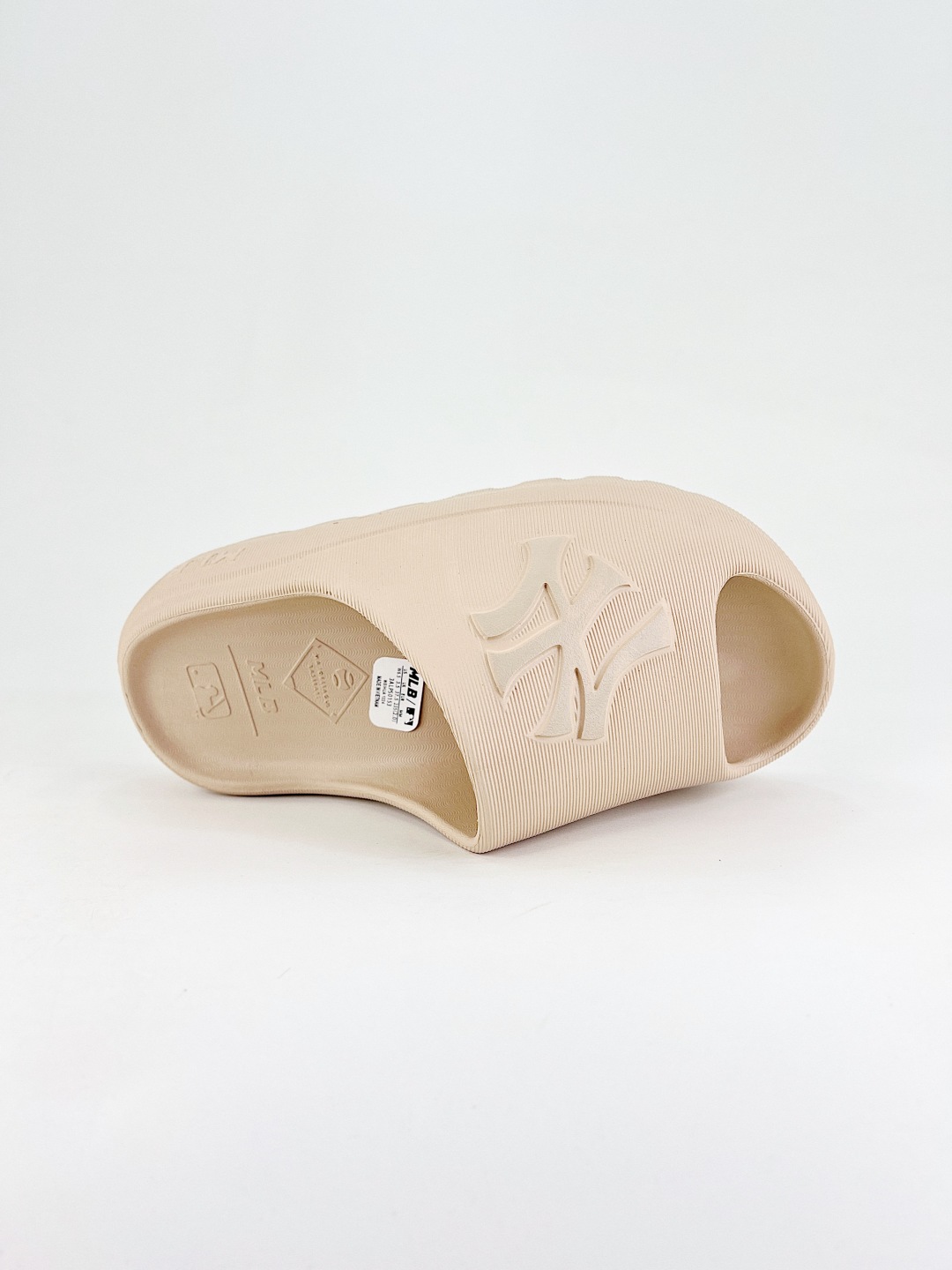 MLB NY Yankees Skipper Slide Sand