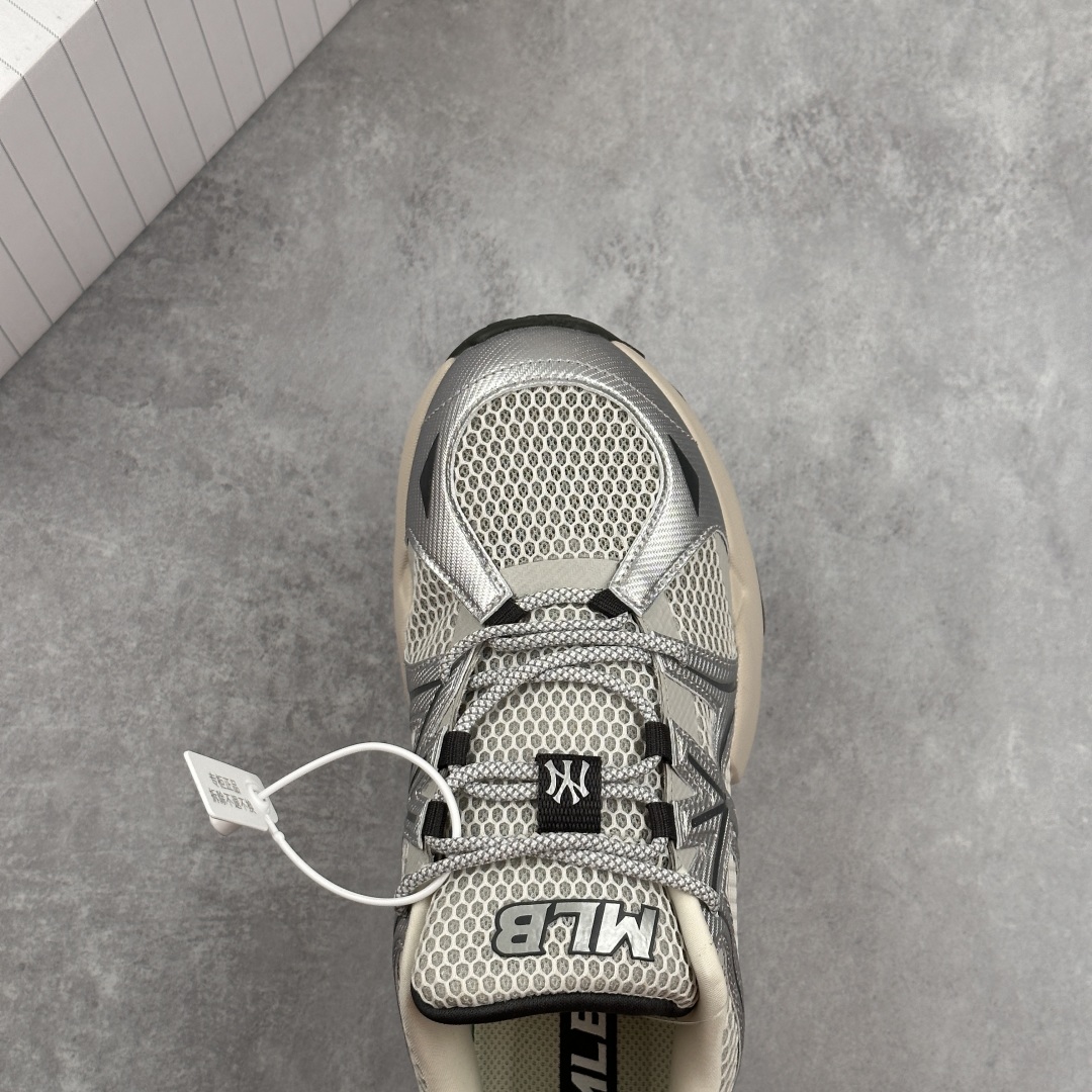 MLB NY Yankees Dome Runner Sneakers Silver