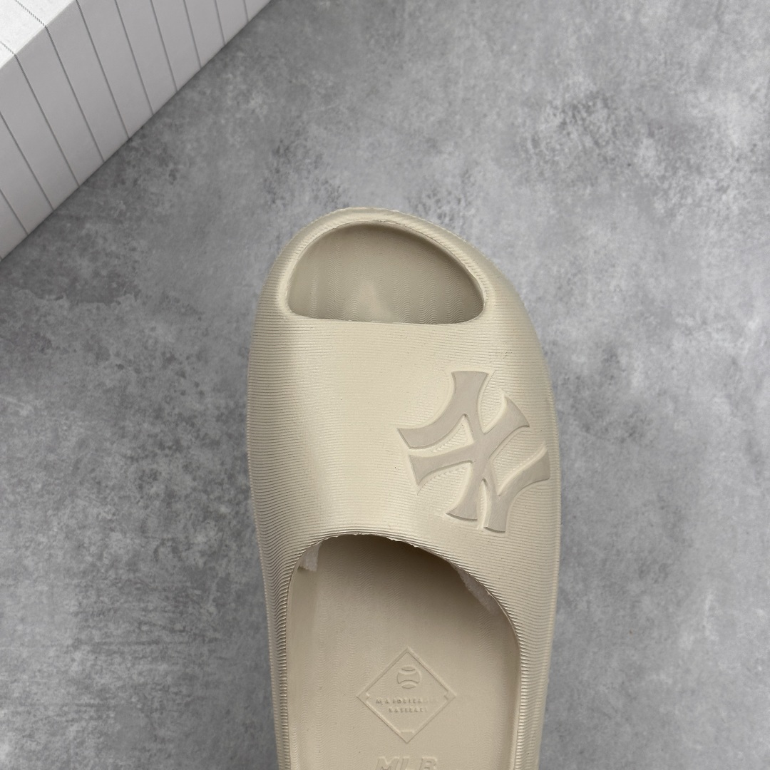 MLB Skier Slide Foam Sandals Beige