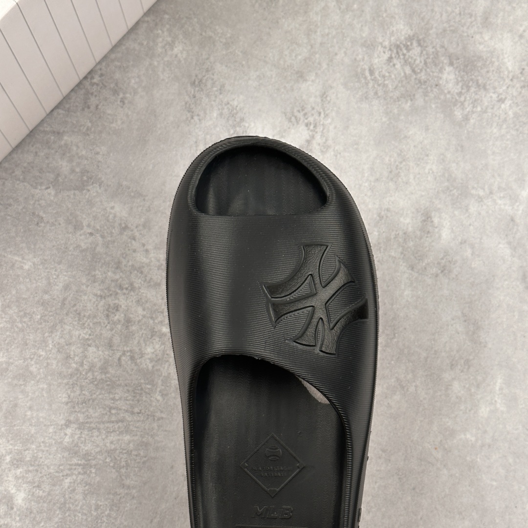 MLB NY Skier Slide Sandals Black