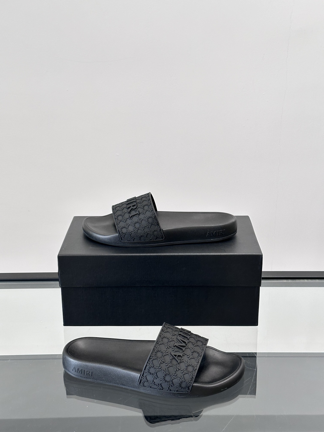 Amiri Embossed Logo Slide Sandals Black