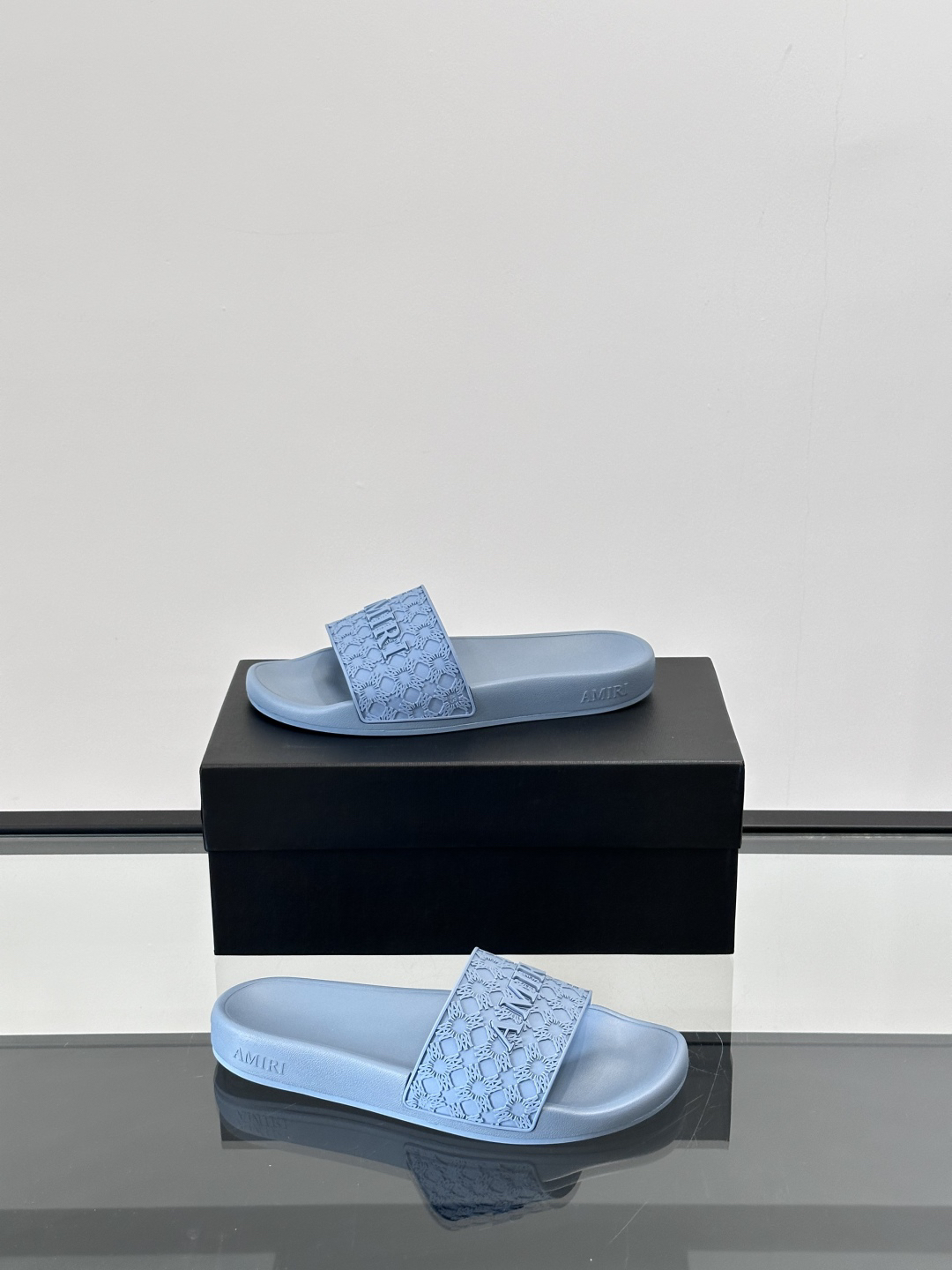 Amiri Embossed Logo Slides Blue
