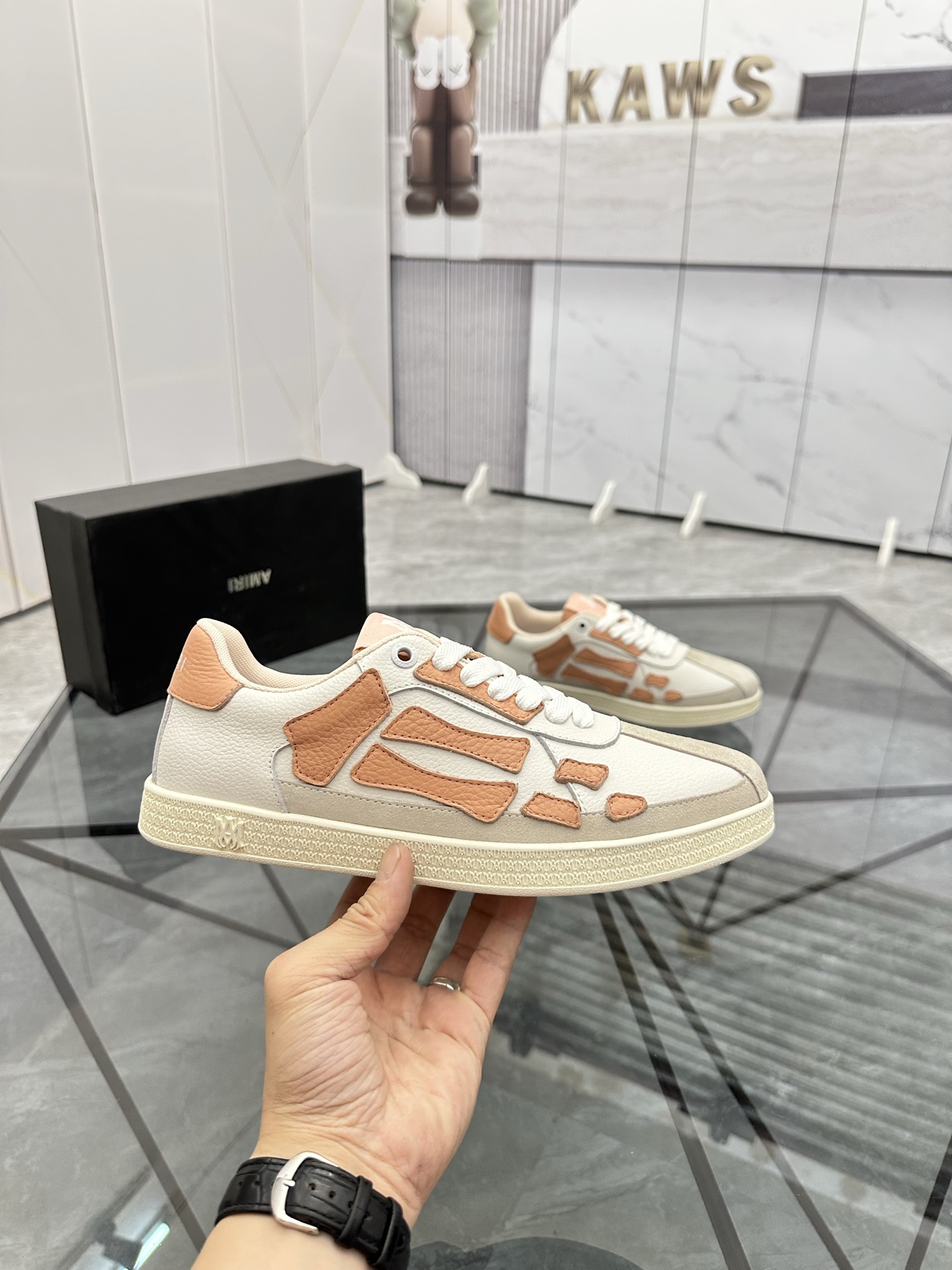 Amiri Low-Top Casual Sneakers White Apricot