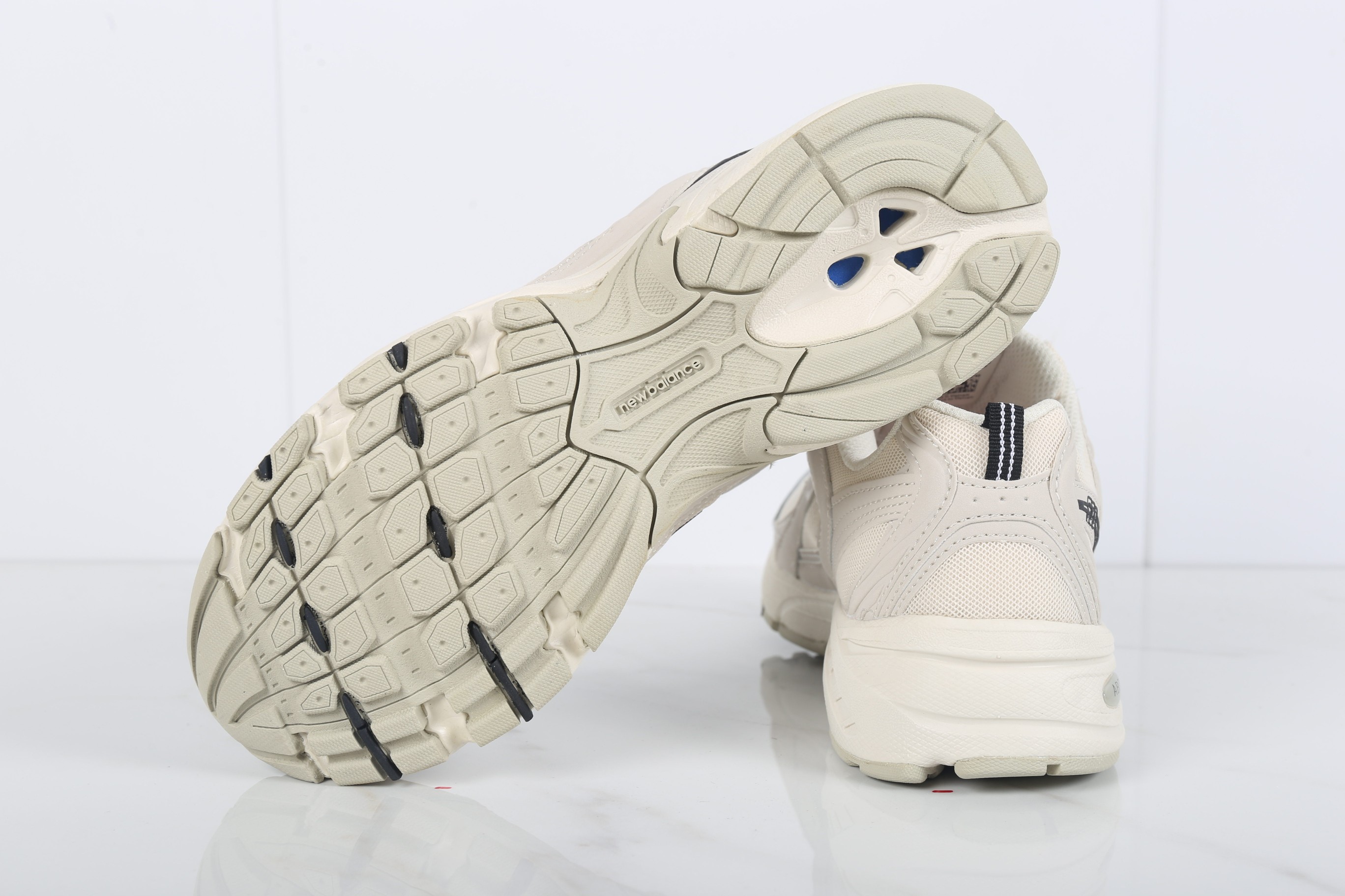 New Balance MR530 Retro Dad Sneakers Cream