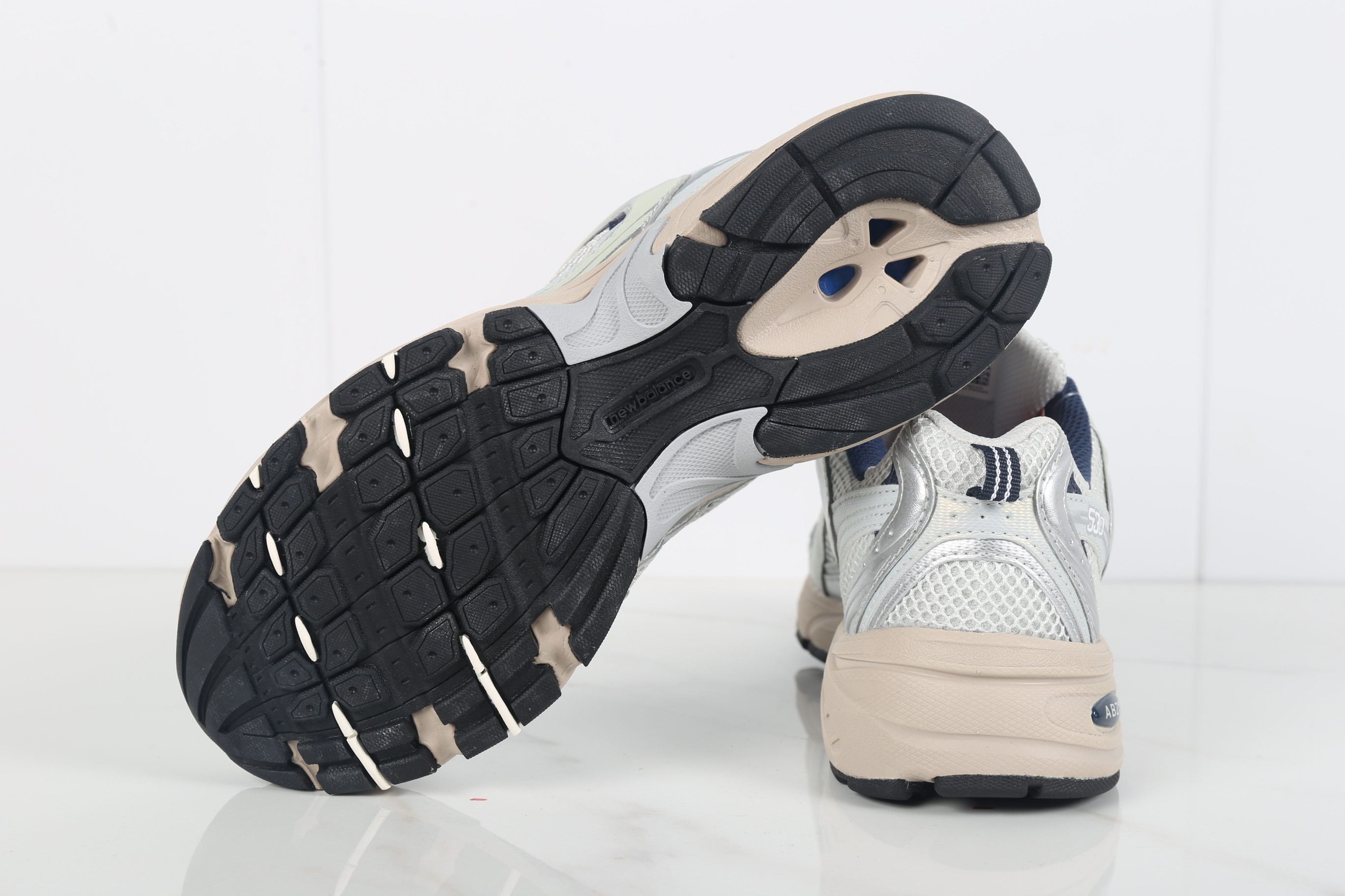 New Balance MR530 Retro Dad Sneakers Silver
