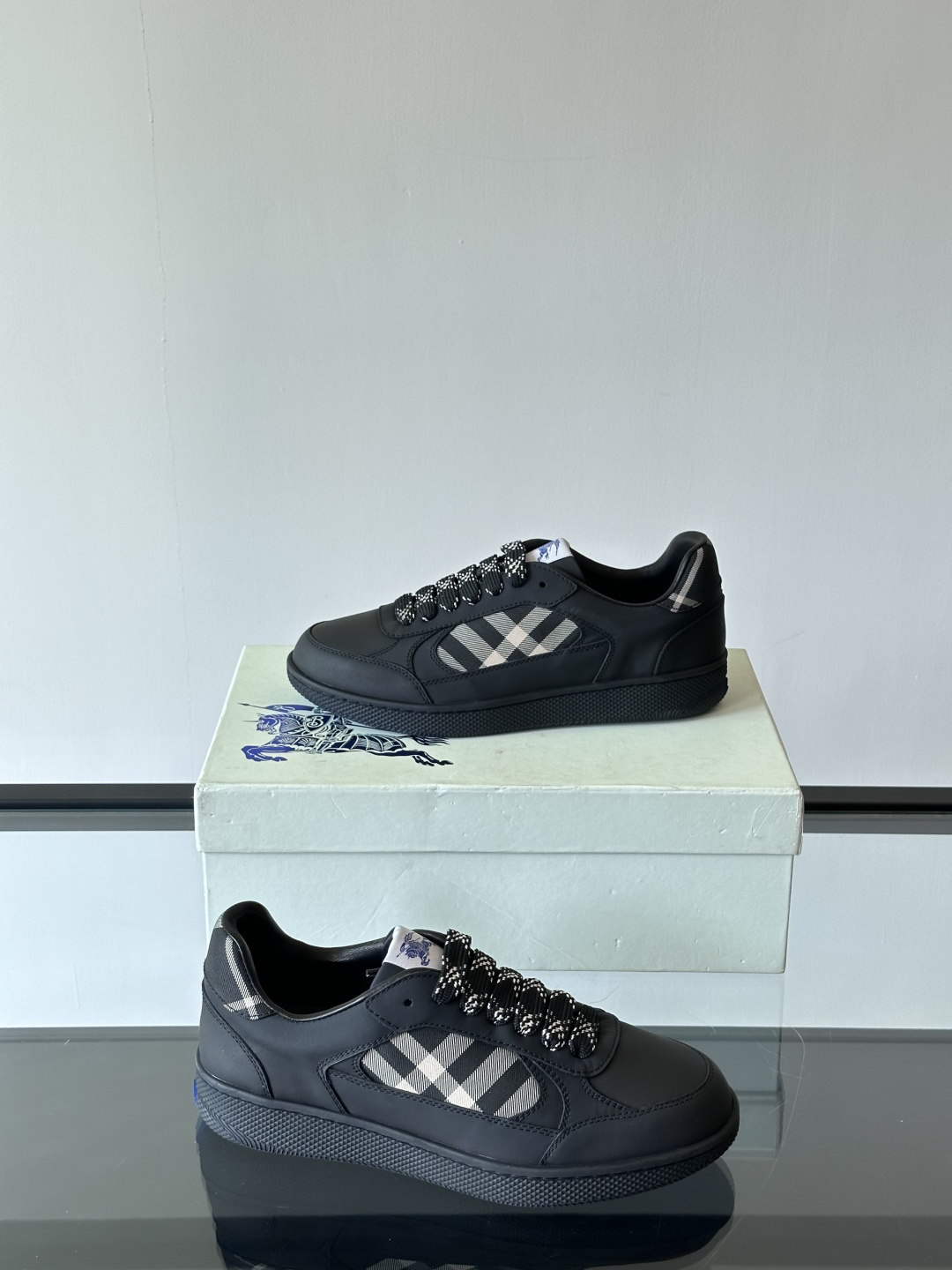 Burberry Vintage Check Low-Top Sneakers Black