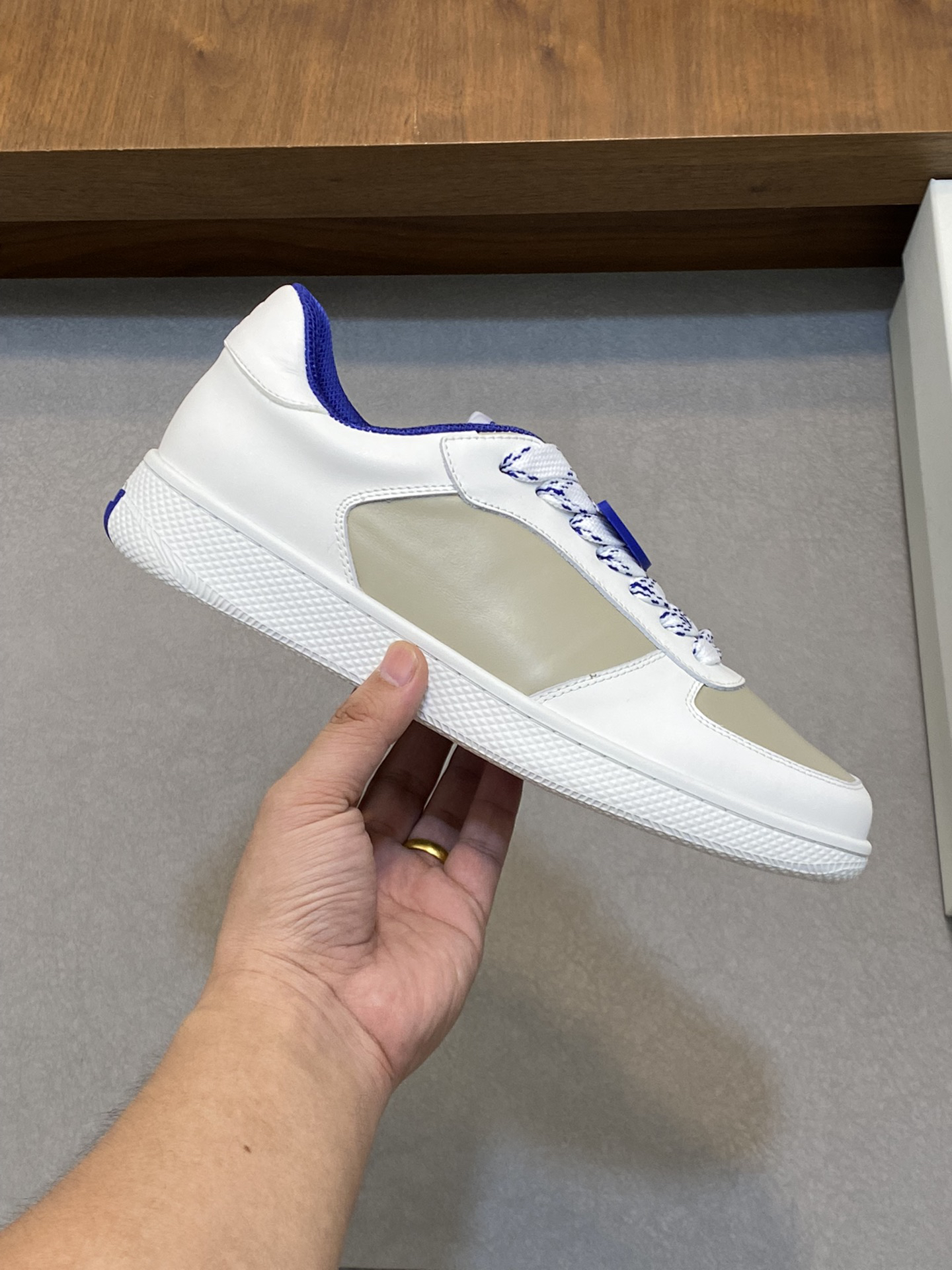 Burberry Leather Low-Top Sneakers White/Blue