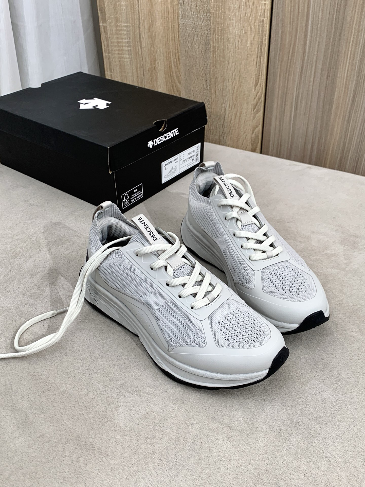 Descente Lavitate II Knit Running Shoes Grey