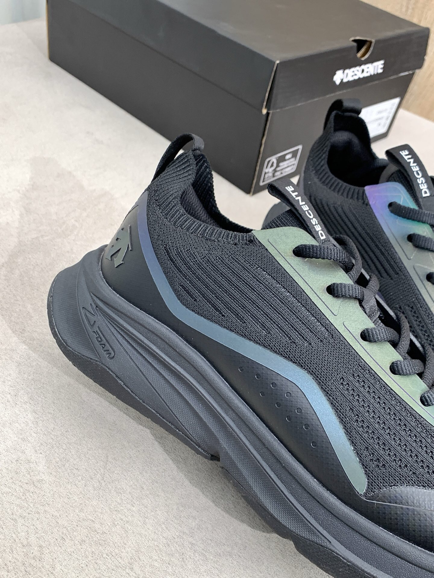 Descente Lavitate II Knit Sneakers Black