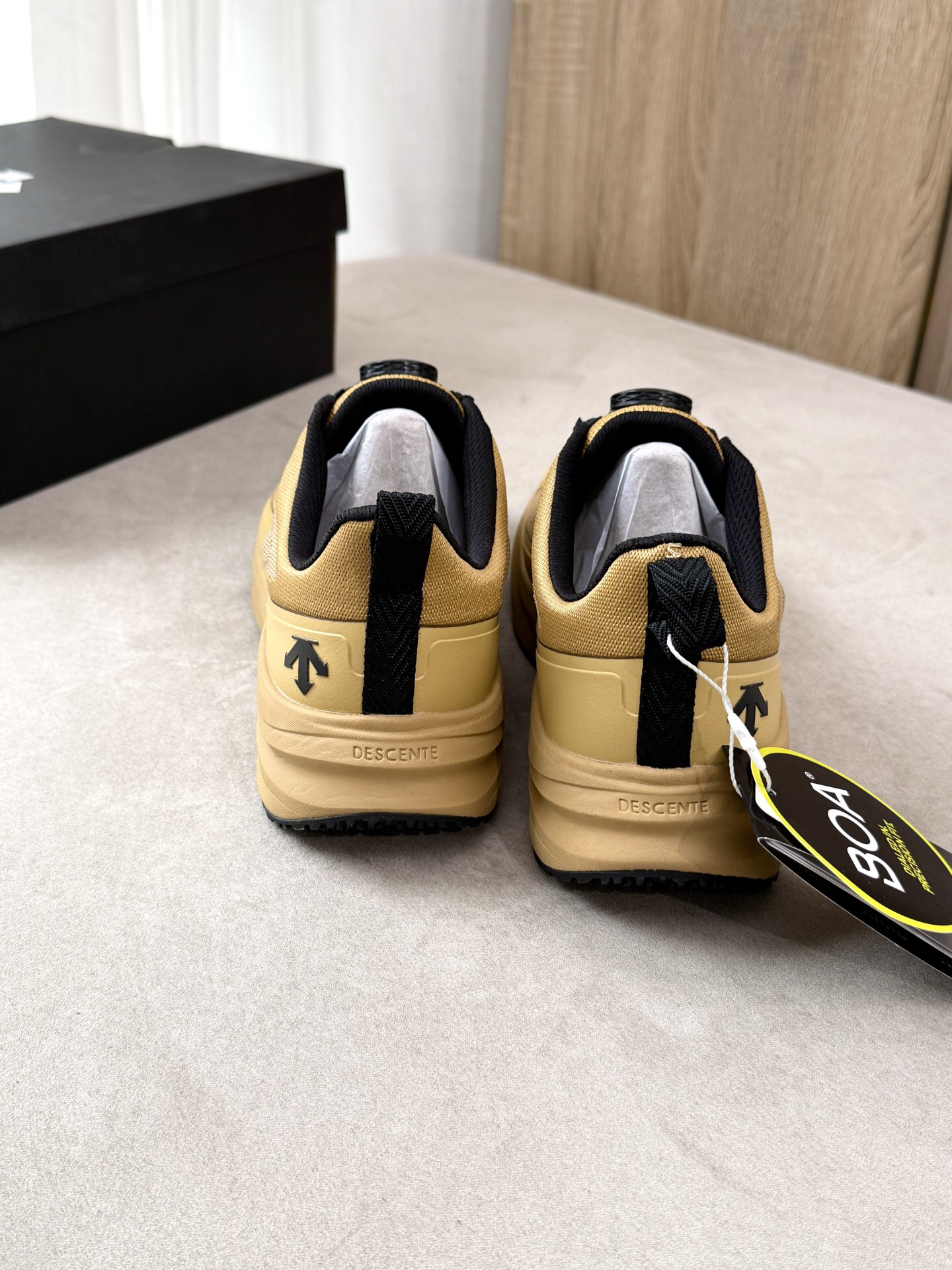 Descente BOA Dial Casual Sneakers Khaki