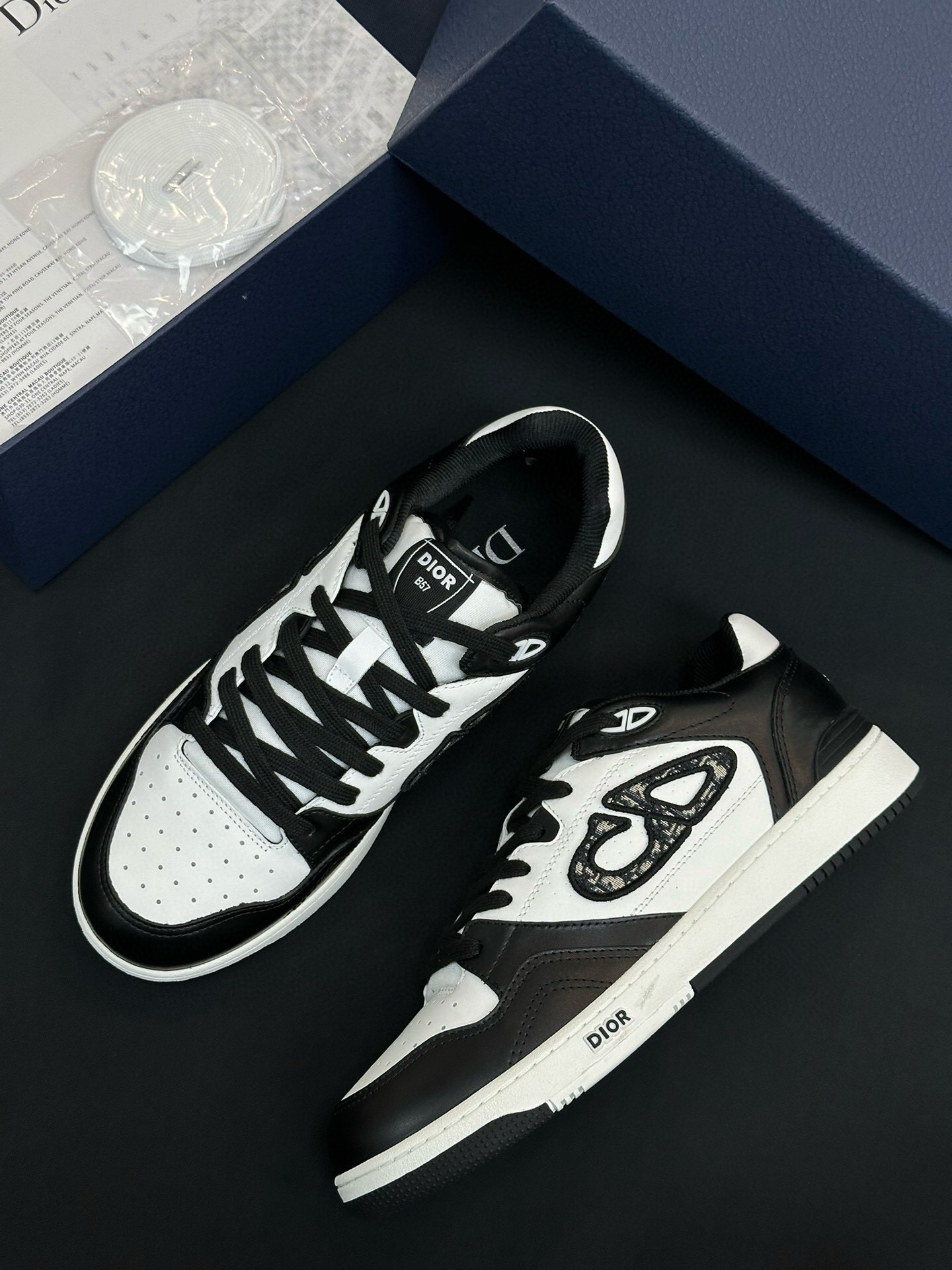 Dior B57 Low-Top Sneakers Black/White