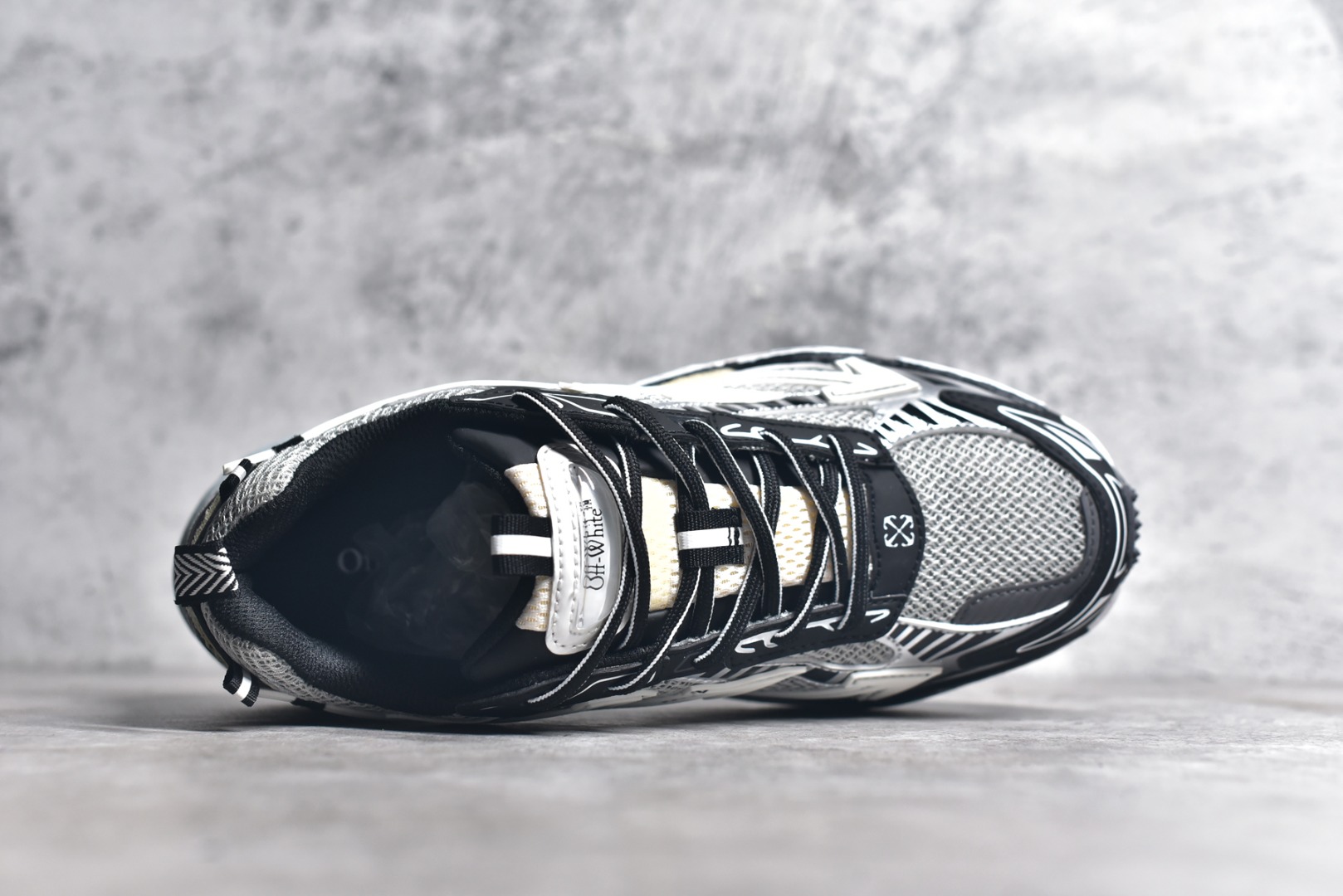 Off-White 2024 Runner Sneakers Black/White