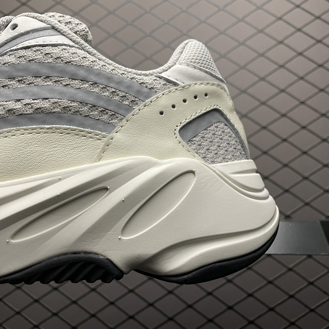 Adidas Yeezy Boost 700 V2 Static Sneakers White/Silver