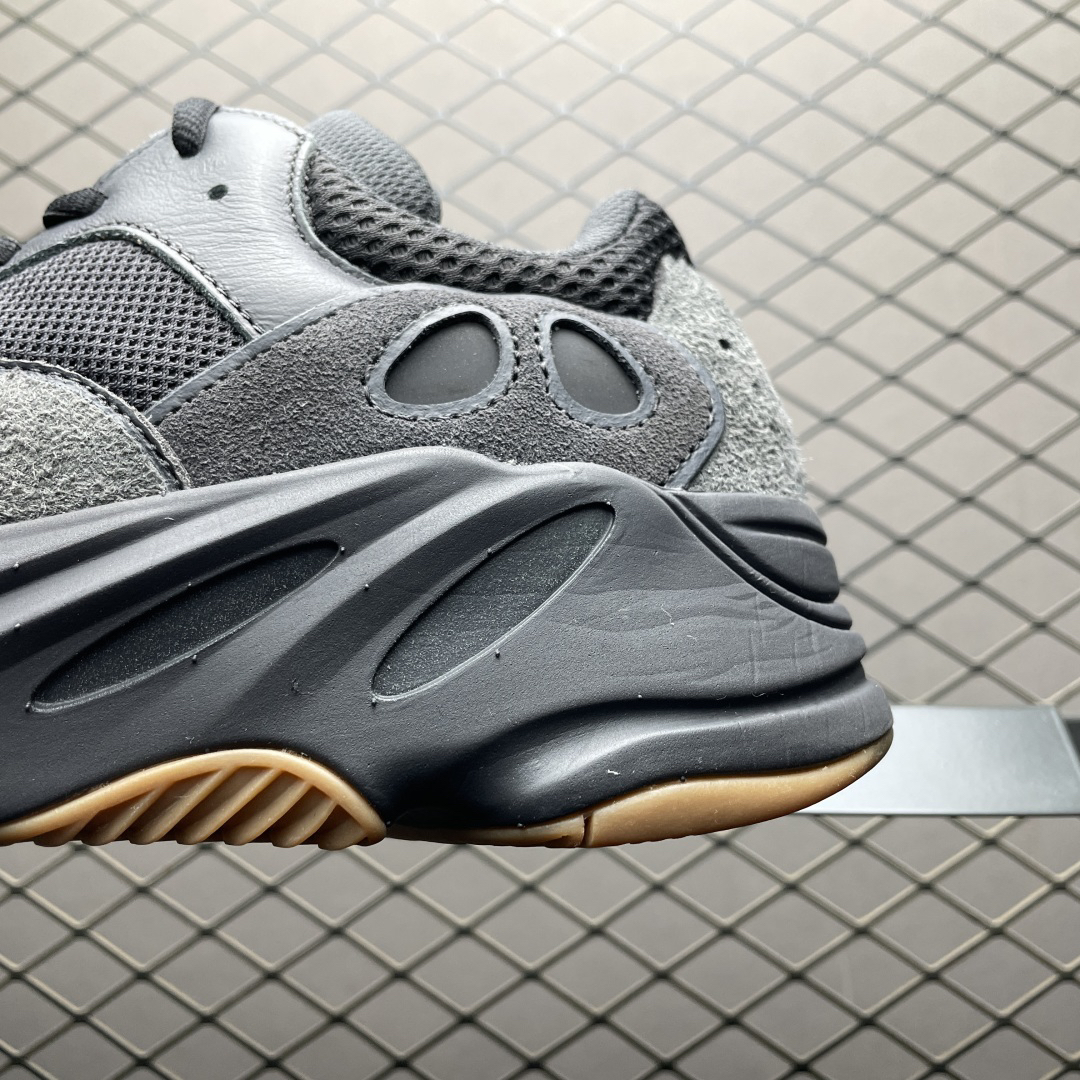 Adidas Yeezy 700 FV5304 Sneakers Dark Grey