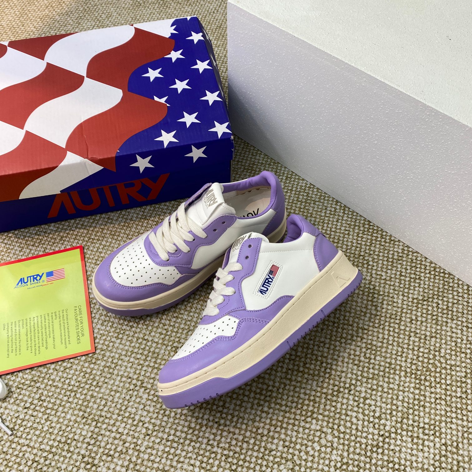 Autry Medalist Leather Sneakers Purple
