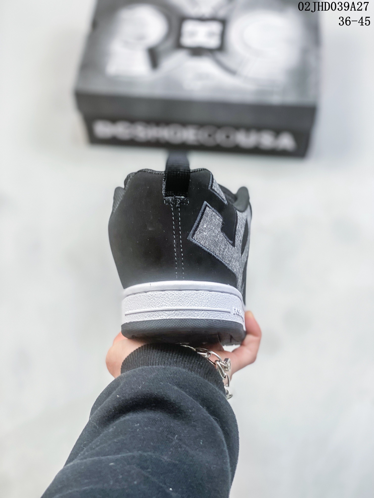 DC Shoes Low-Top Skate Sneakers Black/Grey