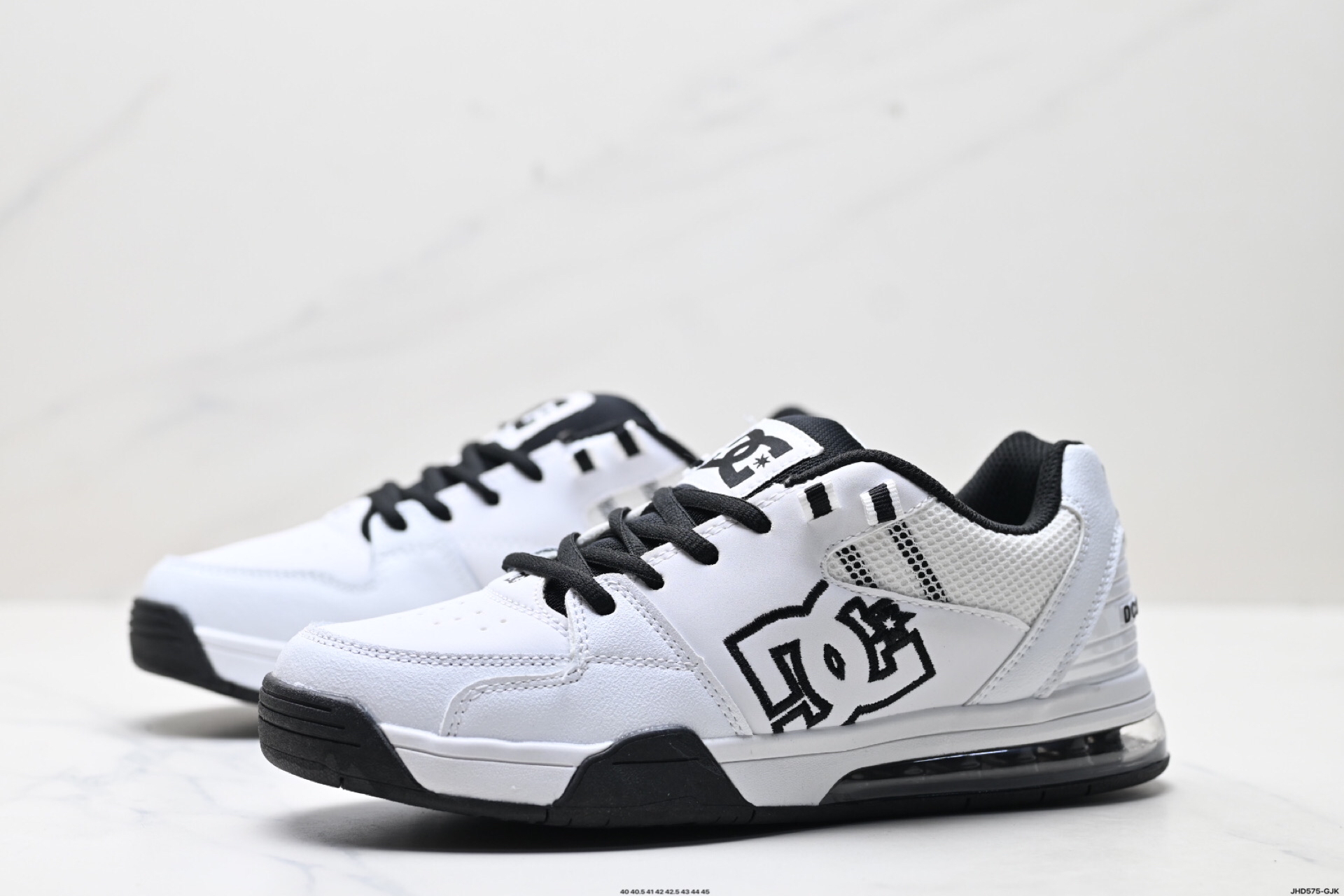 DC Shoes Versatile Air Low Sneakers White/Black
