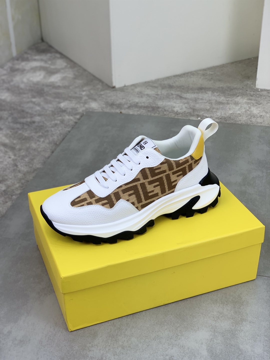 Fendi FF Chunky Sneakers White/Brown