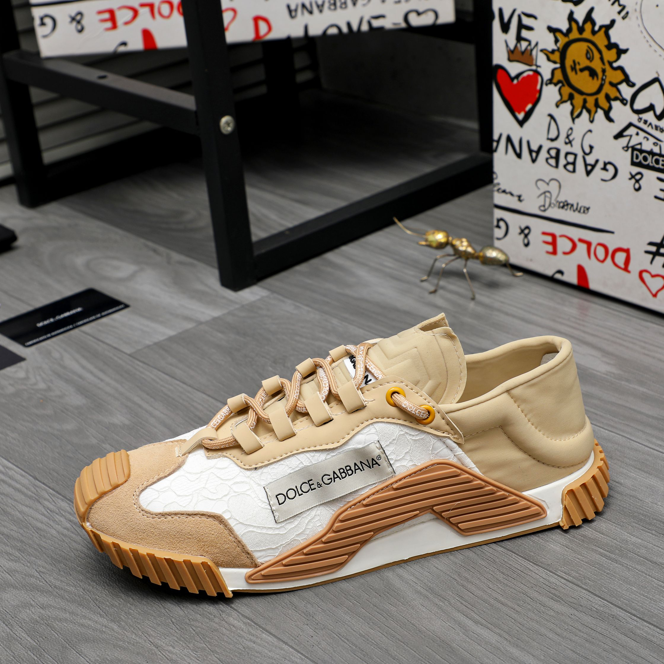 Dolce & Gabbana Lace Sneaker Beige