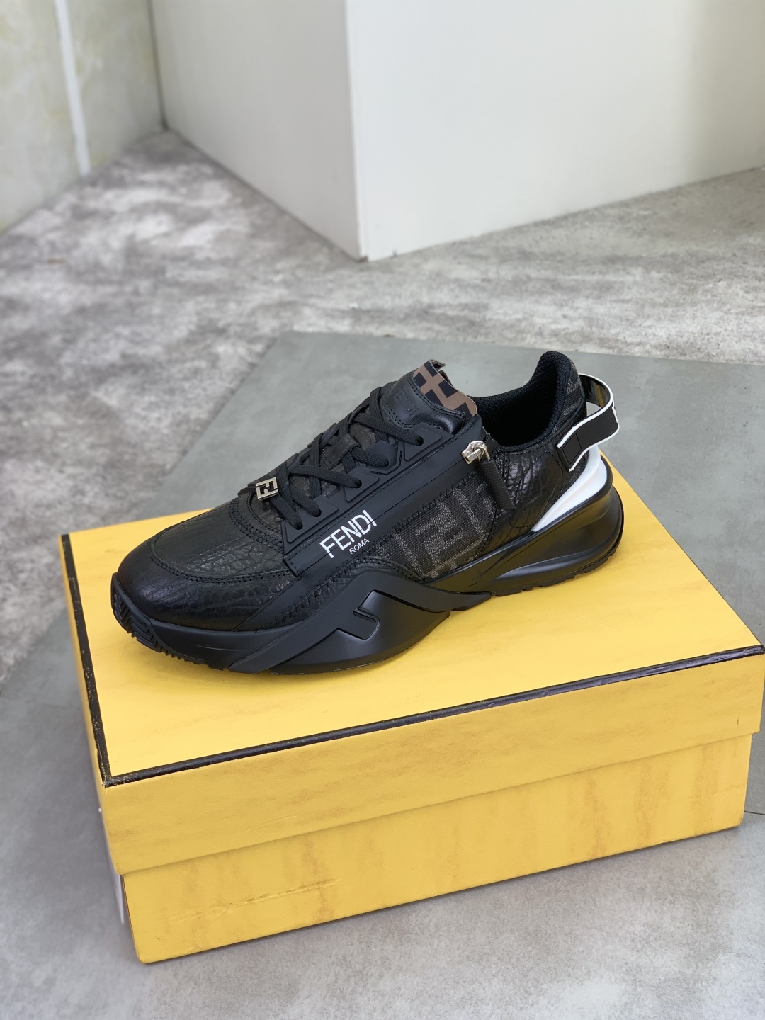 Fendi Flow Low-Top Sneakers Black